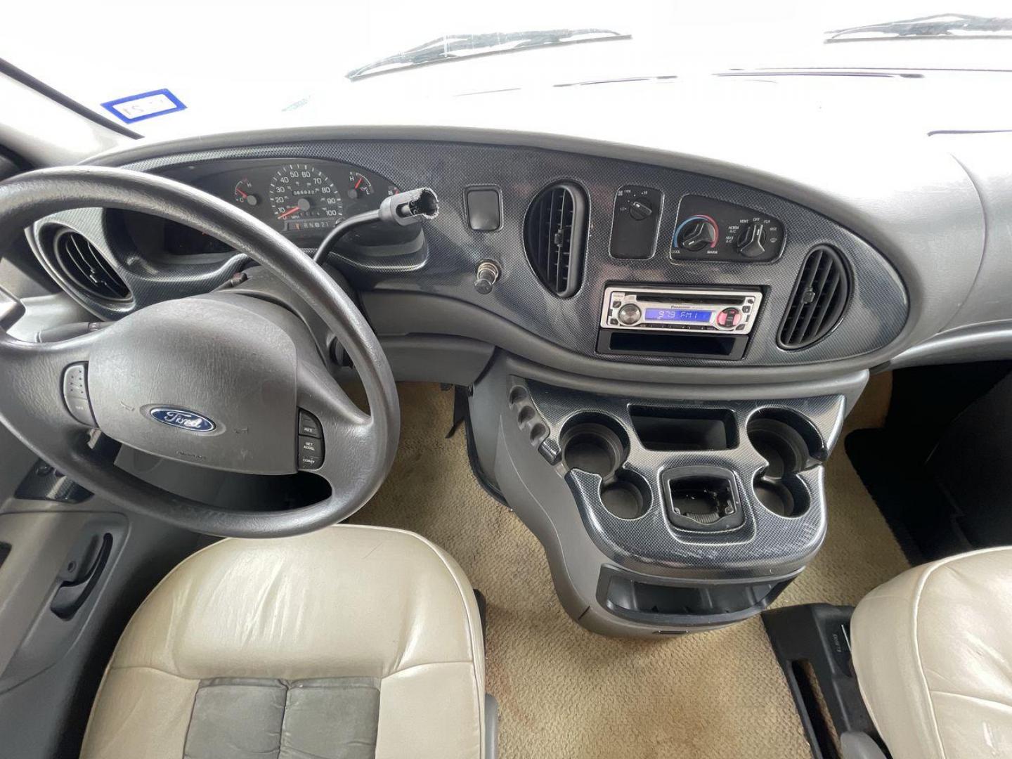 2003 WHITE FLEETWOOD JAMBOREE GT E450 (1FDXE45S93H) with an 6.8L V10 SOHC 20V engine, located at 4319 N Main St, Cleburne, TX, 76033, (817) 678-5133, 32.385960, -97.391212 - The 2003 Fleetwood Jamboree GT allows you to enjoy the beauty of nature. Experience the ultimate in RV luxury with rear roof access, providing unparalleled views from the comfort of your mobile abode. With a spacious awning and a slide-out feature, you'll have plenty of room to enjoy the outdoors an - Photo#20