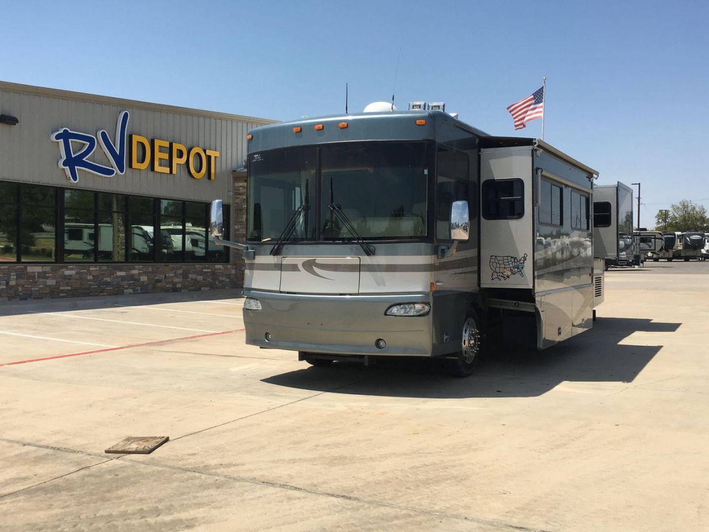 2007 TAN ITASCA MERIDIAN 39K (4UZACJDC96C) , Length: 39 ft | Gross Weight: 29,410 lbs | Slides: 3 transmission, located at 4319 N Main St, Cleburne, TX, 76033, (817) 678-5133, 32.385960, -97.391212 - Photo#0