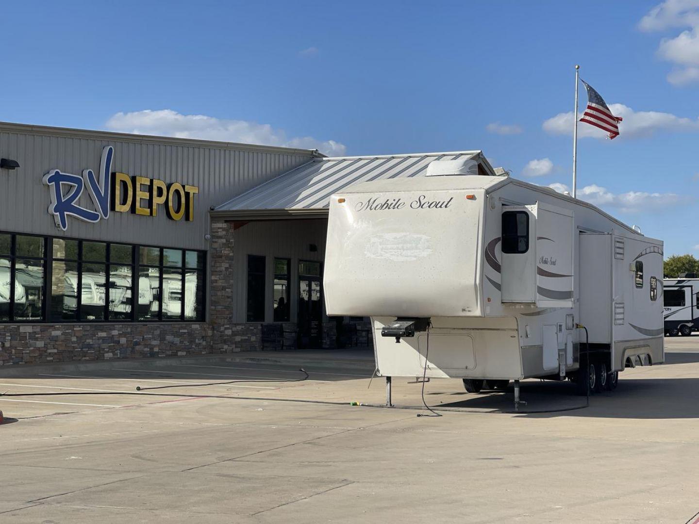 2007 SUNNYBROOK MOBILE SCO (4UBBT0T3071) , located at 4319 N Main St, Cleburne, TX, 76033, (817) 678-5133, 32.385960, -97.391212 - Photo#0