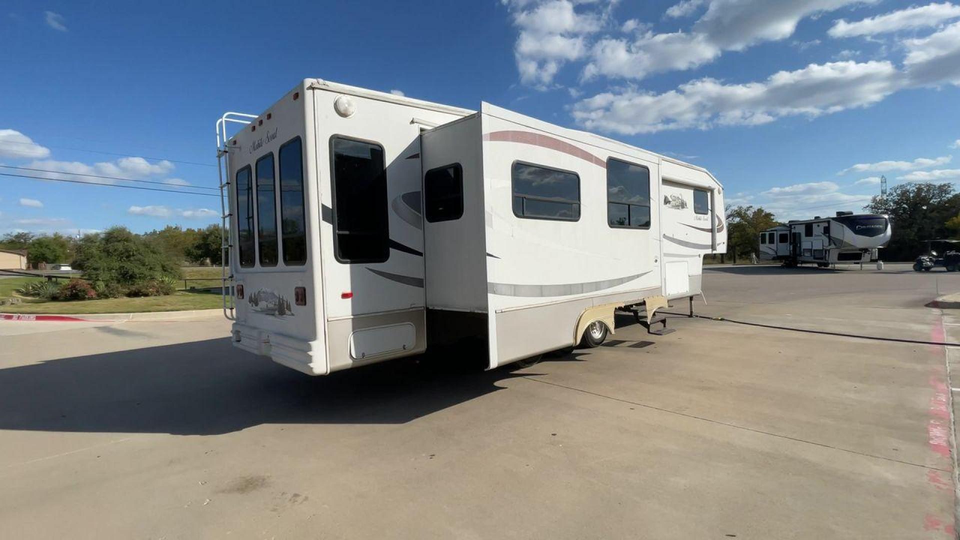 2007 SUNNYBROOK MOBILE SCO (4UBBT0T3071) , located at 4319 N Main St, Cleburne, TX, 76033, (817) 678-5133, 32.385960, -97.391212 - Photo#1