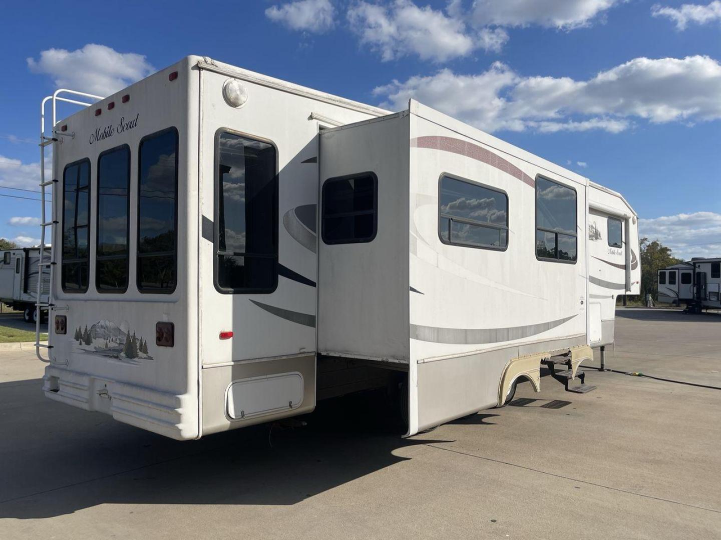 2007 SUNNYBROOK MOBILE SCO (4UBBT0T3071) , located at 4319 N Main St, Cleburne, TX, 76033, (817) 678-5133, 32.385960, -97.391212 - Photo#24