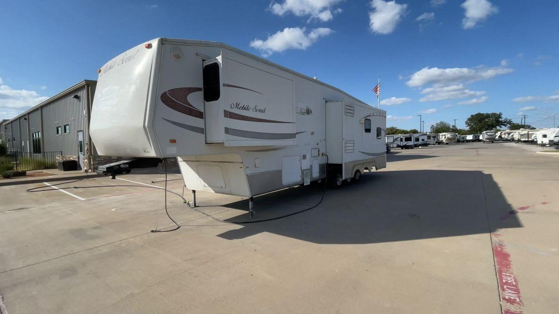 2007 SUNNYBROOK MOBILE SCO (4UBBT0T3071) , located at 4319 N Main St, Cleburne, TX, 76033, (817) 678-5133, 32.385960, -97.391212 - Photo#5