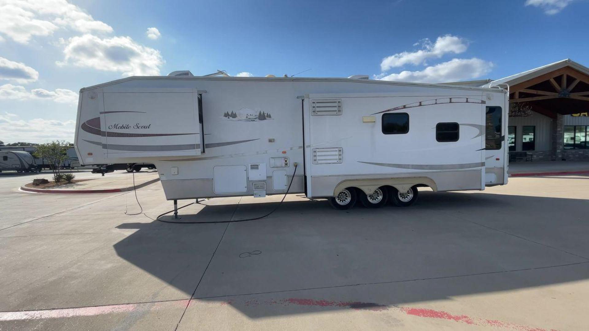 2007 SUNNYBROOK MOBILE SCO (4UBBT0T3071) , located at 4319 N Main St, Cleburne, TX, 76033, (817) 678-5133, 32.385960, -97.391212 - Photo#6