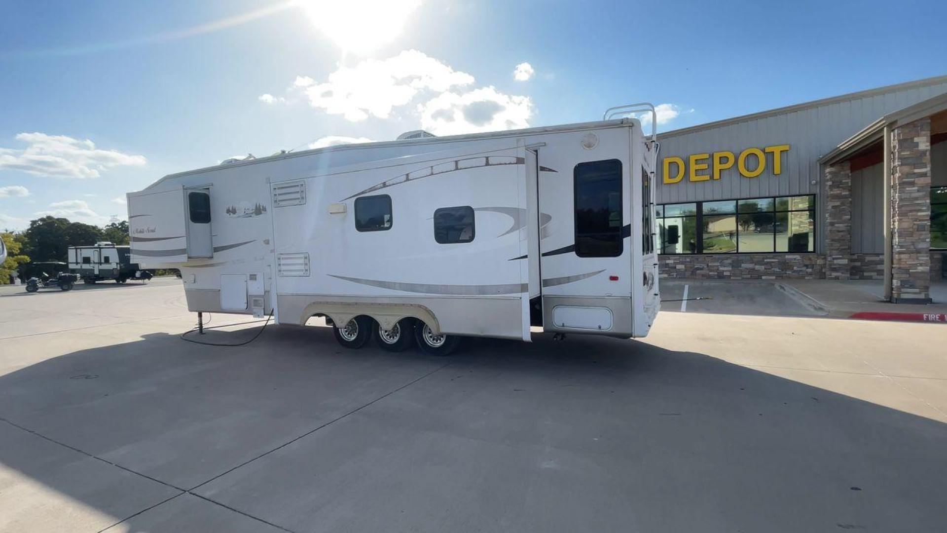 2007 SUNNYBROOK MOBILE SCO (4UBBT0T3071) , located at 4319 N Main St, Cleburne, TX, 76033, (817) 678-5133, 32.385960, -97.391212 - Photo#7