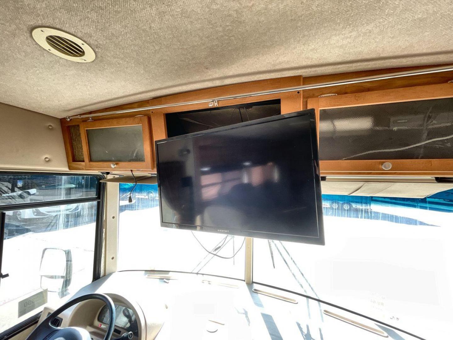 2007 WINNEBAGO VISTA 33T (1F6NF53Y670) , Length: 33.67 ft. | Gross Weight: 20,500 lbs, | Slides: 1 transmission, located at 4319 N Main St, Cleburne, TX, 76033, (817) 678-5133, 32.385960, -97.391212 - The 2007 Winnebago Vista 33T is a well-designed Class A motorhome offering a perfect combination of comfort, functionality, and style for your travels. With a length of 33 ft., it provides ample living space while remaining easy to maneuver on the road. The exterior of this 2007 Winnebago Vista 33T - Photo#19