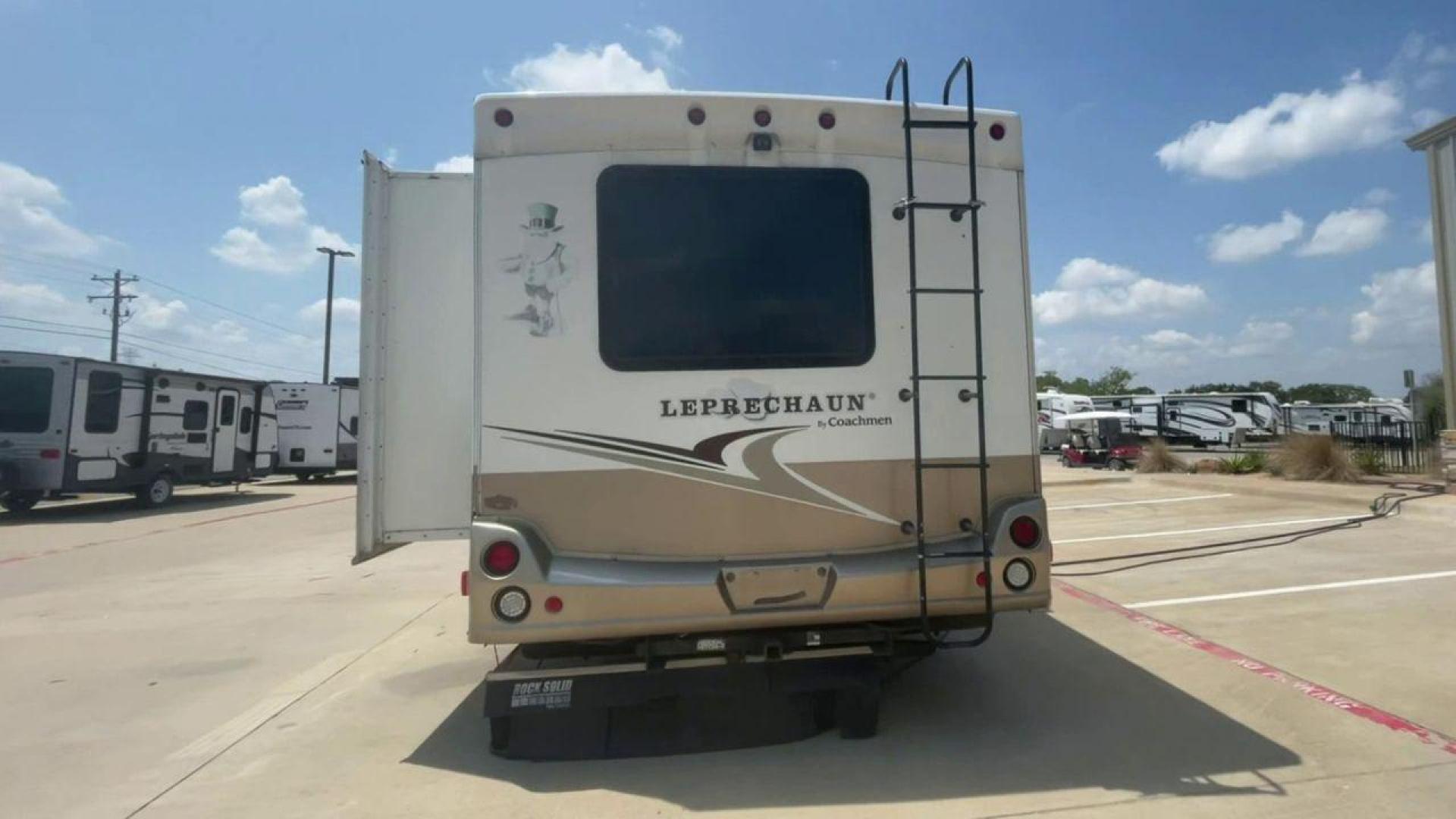 2008 TAN COACHMEN LEPRECHAUN 320DS E-450 (1FDXE45S08D) with an 6.8L V10 SOHC 20V engine, Length: 31.5 ft. | Dry Weight: 12,555 lbs. | Gross Weight: 14,500 lbs. | Slides: 2 transmission, located at 4319 N Main St, Cleburne, TX, 76033, (817) 678-5133, 32.385960, -97.391212 - The 2008 Coachmen Leprechaun 320DS is a Class C motorhome with a compact design of 31.5-foot length. It is designed to ease your travels without compromising on space or amenities. With a substantial dry weight of 12,555 lbs and a gross weight capacity of 14,500 lbs, it is built to handle all your t - Photo#8