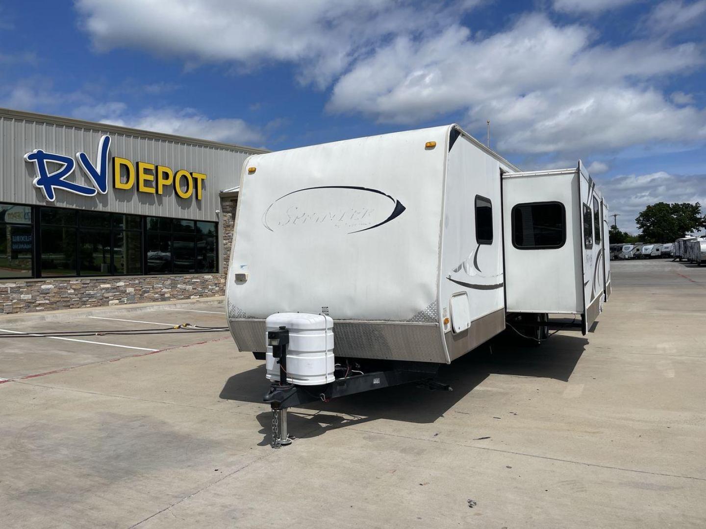 2009 KEYSTONE SPRINTER 311BHS (4YDT3112291) , Length: 35.33 ft | Dry Weight: 8,140 lbs. | Gross Weight: 11,185 lbs | Slides: 2 transmission, located at 4319 N Main St, Cleburne, TX, 76033, (817) 678-5133, 32.385960, -97.391212 - Indulge in the ultimate in cozy and memorable camping with the 2009 Keystone Sprinter 311BHS. This 35-foot travel trailer perfectly blends functionality and style to offer a comfortable and practical haven for families and friends. With a dry weight of 8,140 lbs., the Sprinter 311BHS is a lightweigh - Photo#0