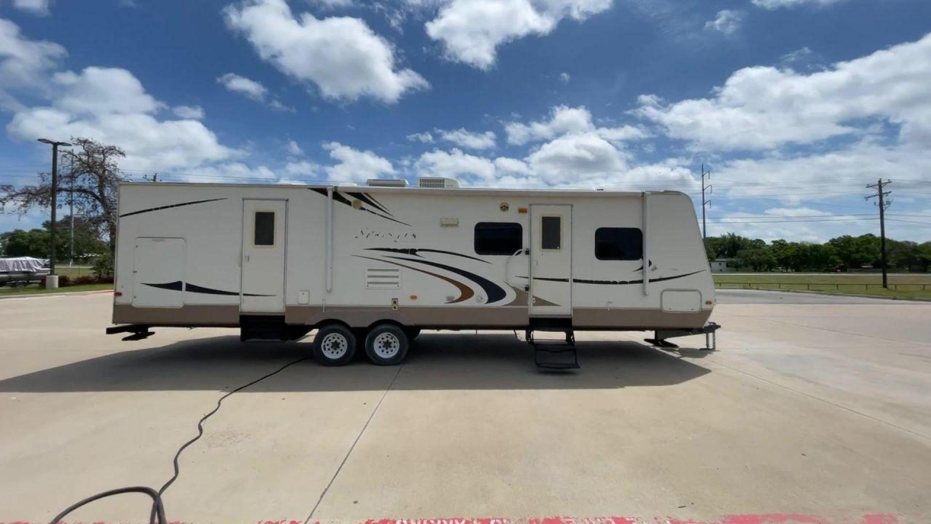 2009 KEYSTONE SPRINTER 311BHS (4YDT3112291) , Length: 35.33 ft | Dry Weight: 8,140 lbs. | Gross Weight: 11,185 lbs | Slides: 2 transmission, located at 4319 N Main St, Cleburne, TX, 76033, (817) 678-5133, 32.385960, -97.391212 - Indulge in the ultimate in cozy and memorable camping with the 2009 Keystone Sprinter 311BHS. This 35-foot travel trailer perfectly blends functionality and style to offer a comfortable and practical haven for families and friends. With a dry weight of 8,140 lbs., the Sprinter 311BHS is a lightweigh - Photo#2