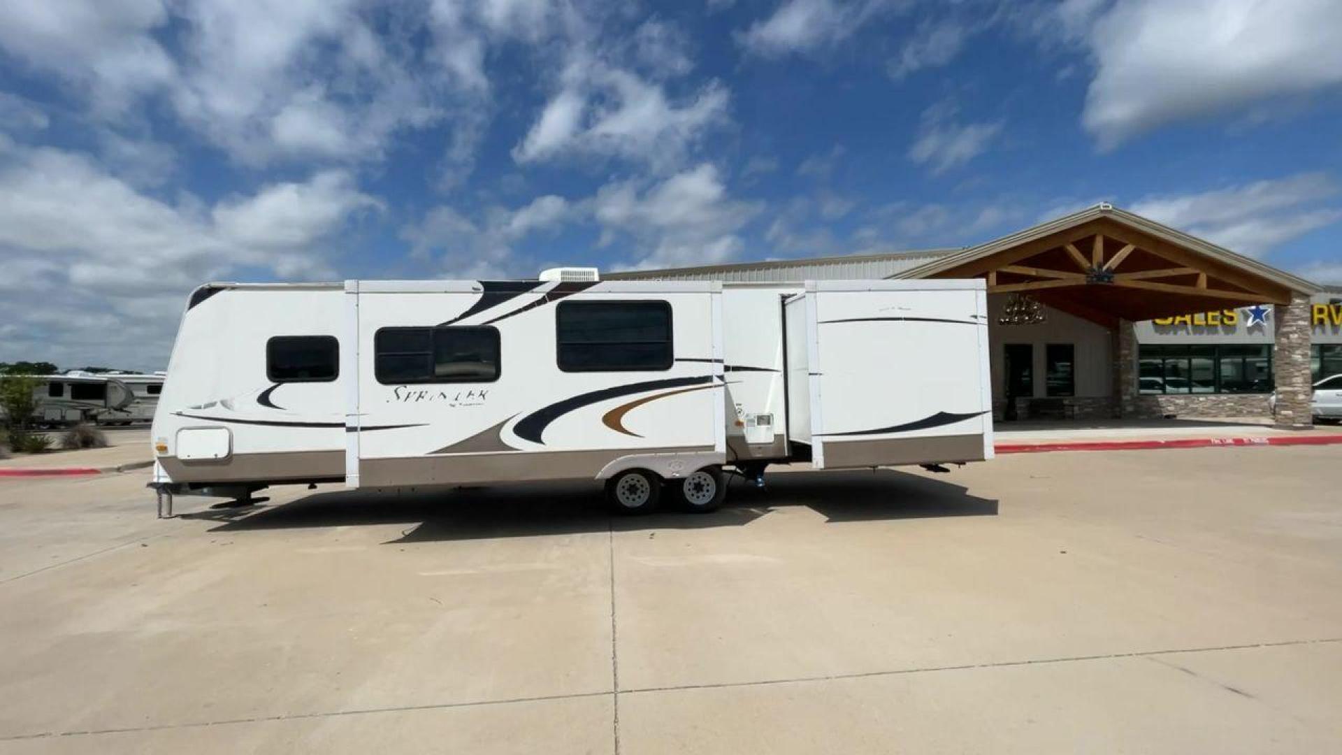 2009 KEYSTONE SPRINTER 311BHS (4YDT3112291) , Length: 35.33 ft | Dry Weight: 8,140 lbs. | Gross Weight: 11,185 lbs | Slides: 2 transmission, located at 4319 N Main St, Cleburne, TX, 76033, (817) 678-5133, 32.385960, -97.391212 - Indulge in the ultimate in cozy and memorable camping with the 2009 Keystone Sprinter 311BHS. This 35-foot travel trailer perfectly blends functionality and style to offer a comfortable and practical haven for families and friends. With a dry weight of 8,140 lbs., the Sprinter 311BHS is a lightweigh - Photo#6