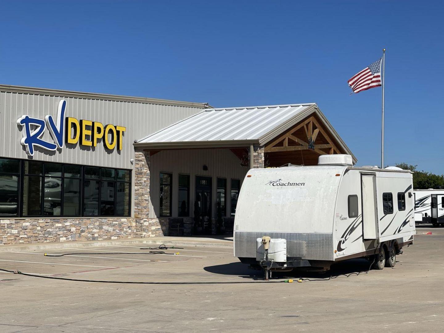 2011 COACHMEN FREEDOM EXPRESS 242R (5ZT2FENB9BA) , Length: 27.75 ft. | Dry Weight: 4,713 lbs. | Slides: 1 transmission, located at 4319 N Main St, Cleburne, TX, 76033, (817) 678-5133, 32.385960, -97.391212 - The 2011 Forest River Freedom Express 242R is a lightweight travel trailer with a clever and practical floorplan! This camper measures over 27 ft. in length and weighs 4,713 lbs. unloaded. It is equipped with a large slide to maximize interior flooring. It also comes with two entries for peak conven - Photo#0