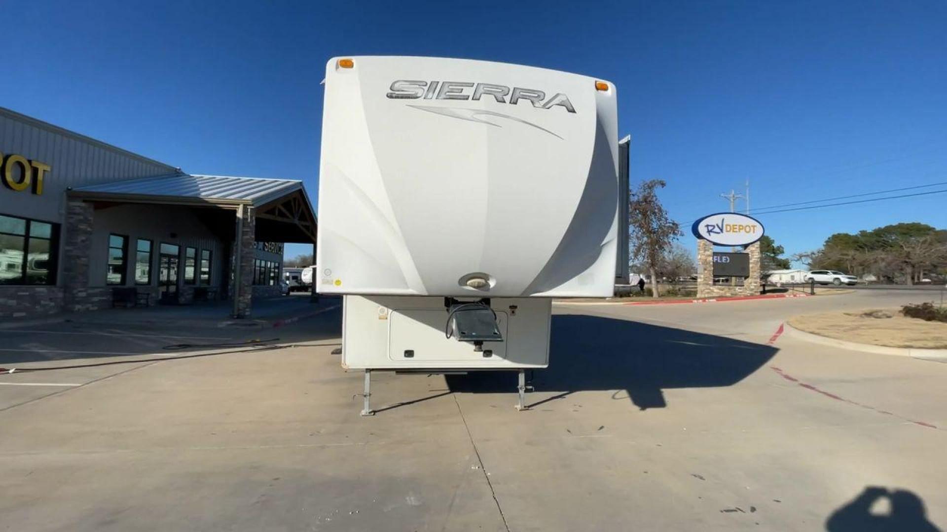 2011 WHITE FOREST RIVER SIERRA (4X4FSEN20BJ) , Length: 41.58 ft. | Dry Weight: 11,873 lbs. | Gross Weight: 14,060 lbs. | Slides: 4 transmission, located at 4319 N Main St, Cleburne, TX, 76033, (817) 678-5133, 32.385960, -97.391212 - Enjoy your journeys as treasured chapters in your life, and turn every road into your family's playground in the 2011 Forest River Sierra 365SAQ. The measurements for this unit are 41.58 ft in length by 13 ft in height. It has a dry weight of 11,873 lbs with a GVWR of about 14,060 lbs and a hitch we - Photo#4