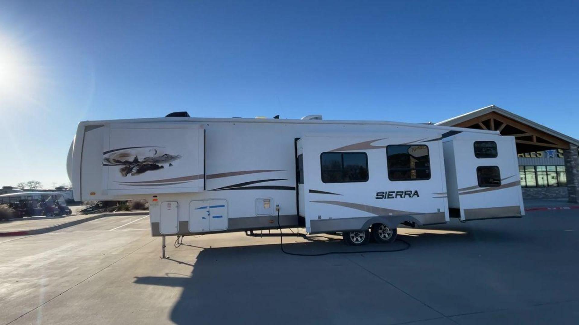 2011 WHITE FOREST RIVER SIERRA (4X4FSEN20BJ) , Length: 41.58 ft. | Dry Weight: 11,873 lbs. | Gross Weight: 14,060 lbs. | Slides: 4 transmission, located at 4319 N Main St, Cleburne, TX, 76033, (817) 678-5133, 32.385960, -97.391212 - Enjoy your journeys as treasured chapters in your life, and turn every road into your family's playground in the 2011 Forest River Sierra 365SAQ. The measurements for this unit are 41.58 ft in length by 13 ft in height. It has a dry weight of 11,873 lbs with a GVWR of about 14,060 lbs and a hitch we - Photo#6