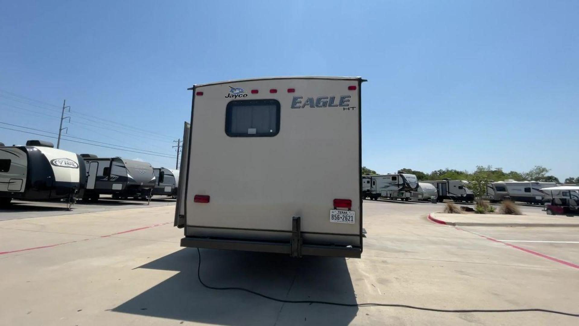 2011 JAYCO EAGLE HT SUPER LITE - (1UJCJ0BPXB1) , Length: 29.7 ft. | Dry Weight: 6,800 lbs. | Gross Weight: 9,950 lbs. | Slides: 2 transmission, located at 4319 N Main St, Cleburne, TX, 76033, (817) 678-5133, 32.385960, -97.391212 - Photo#8