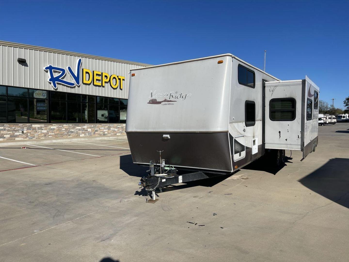 2011 OPEN RANGE MR 287-B (5XMTM3329B2) , located at 4319 N Main St, Cleburne, TX, 76033, (817) 678-5133, 32.385960, -97.391212 - If you're in the market for a reliable and spacious travel trailer, look no further than this 2011 OPEN RANGE MR 287-B available at RV Depot in Cleburne, TX. With a price tag of just $19,995, this vehicle offers exceptional value for money. Located in the beautiful city of Cleburne, TX, this trave - Photo#0