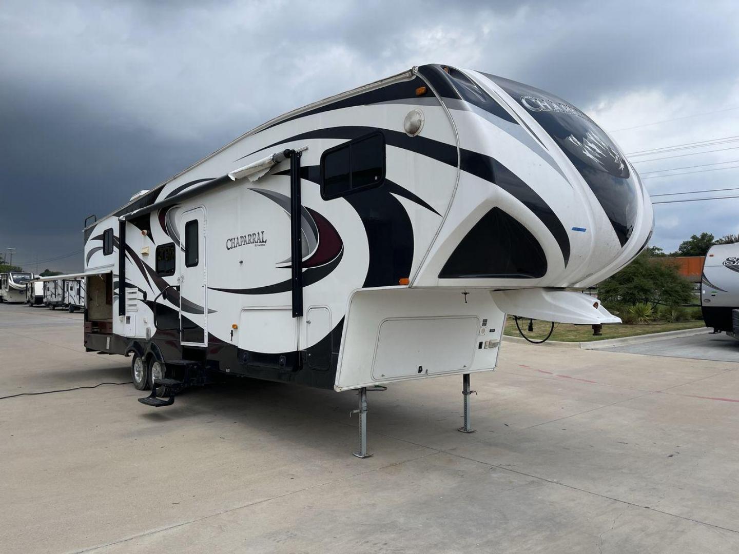 2012 CHAPARRAL 279BHS (5ZT3CLTBXCA) , located at 4319 N Main St, Cleburne, TX, 76033, (817) 678-5133, 32.385960, -97.391212 - Photo#23