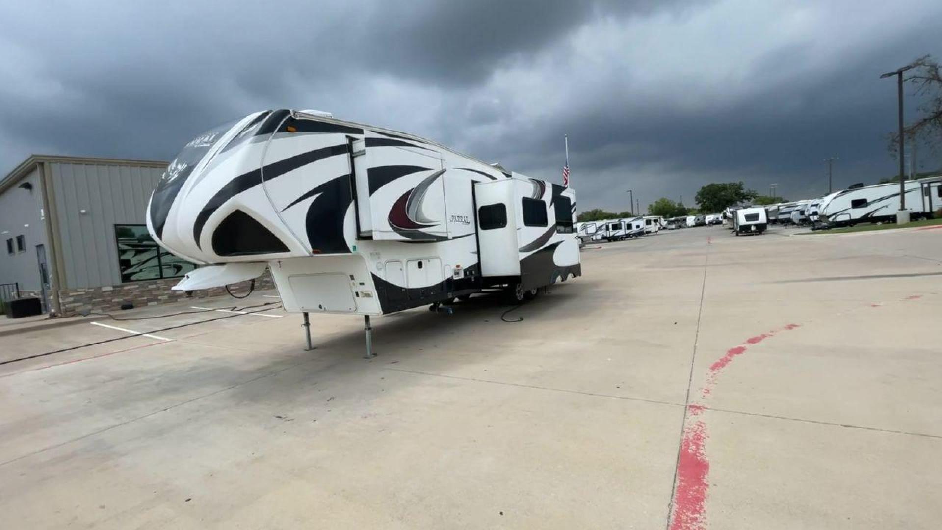 2012 CHAPARRAL 279BHS (5ZT3CLTBXCA) , located at 4319 N Main St, Cleburne, TX, 76033, (817) 678-5133, 32.385960, -97.391212 - Photo#5