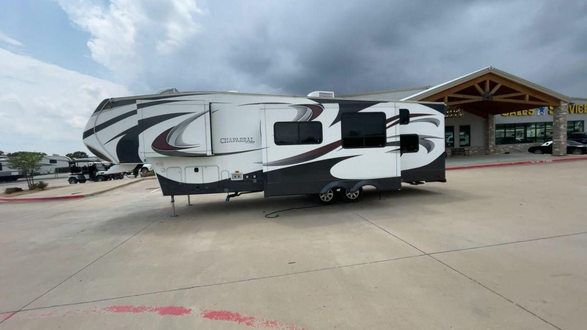 2012 CHAPARRAL 279BHS (5ZT3CLTBXCA) , located at 4319 N Main St, Cleburne, TX, 76033, (817) 678-5133, 32.385960, -97.391212 - Photo#6