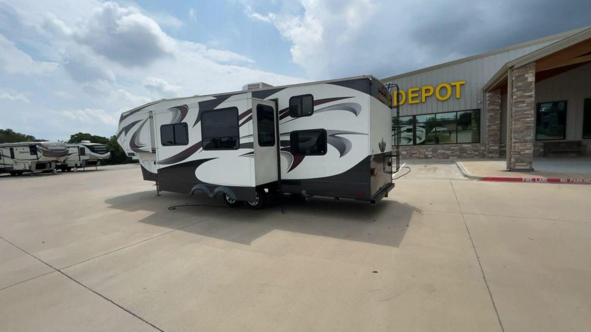 2012 CHAPARRAL 279BHS (5ZT3CLTBXCA) , located at 4319 N Main St, Cleburne, TX, 76033, (817) 678-5133, 32.385960, -97.391212 - Photo#7