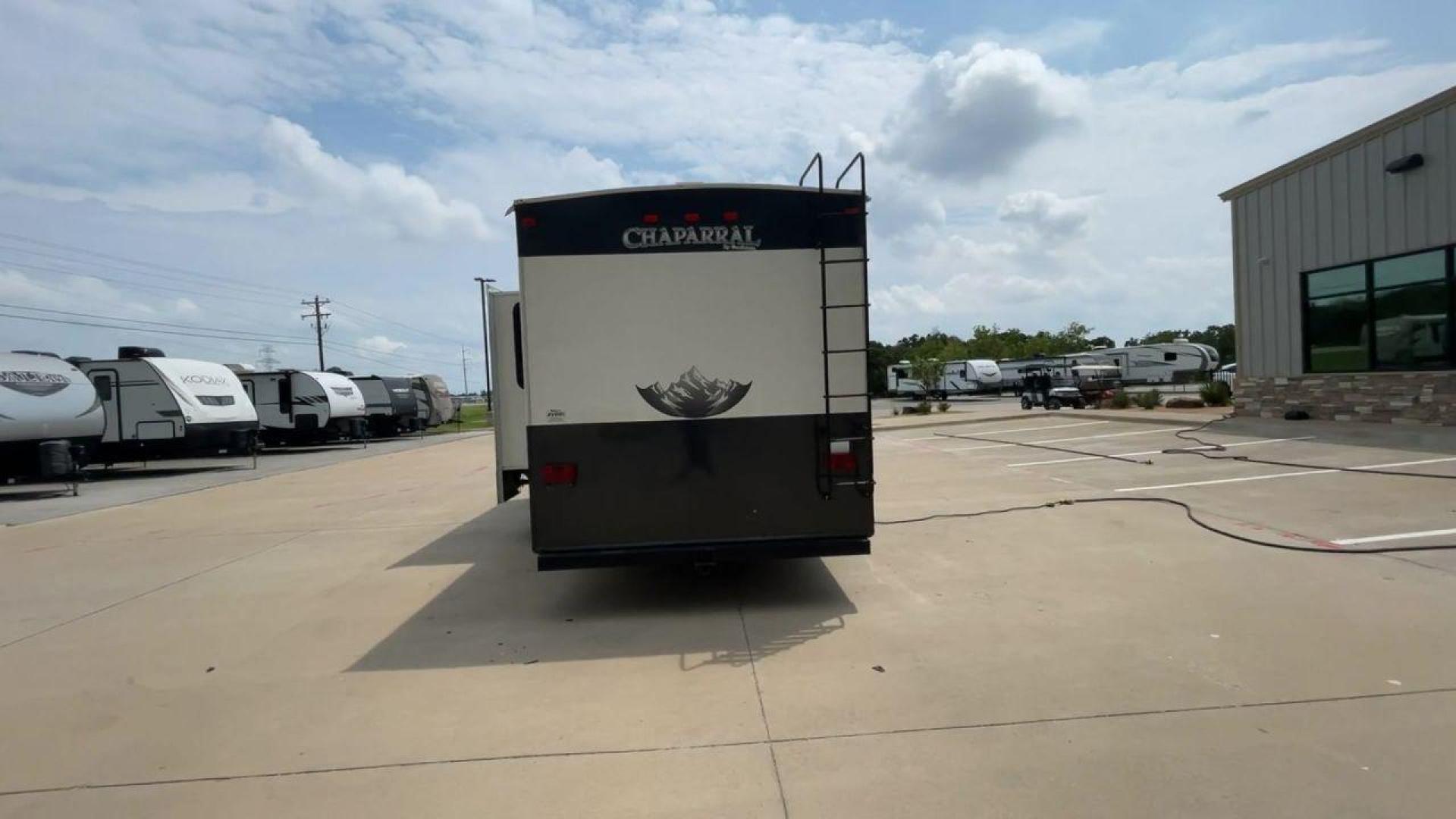 2012 CHAPARRAL 279BHS (5ZT3CLTBXCA) , located at 4319 N Main St, Cleburne, TX, 76033, (817) 678-5133, 32.385960, -97.391212 - Photo#8