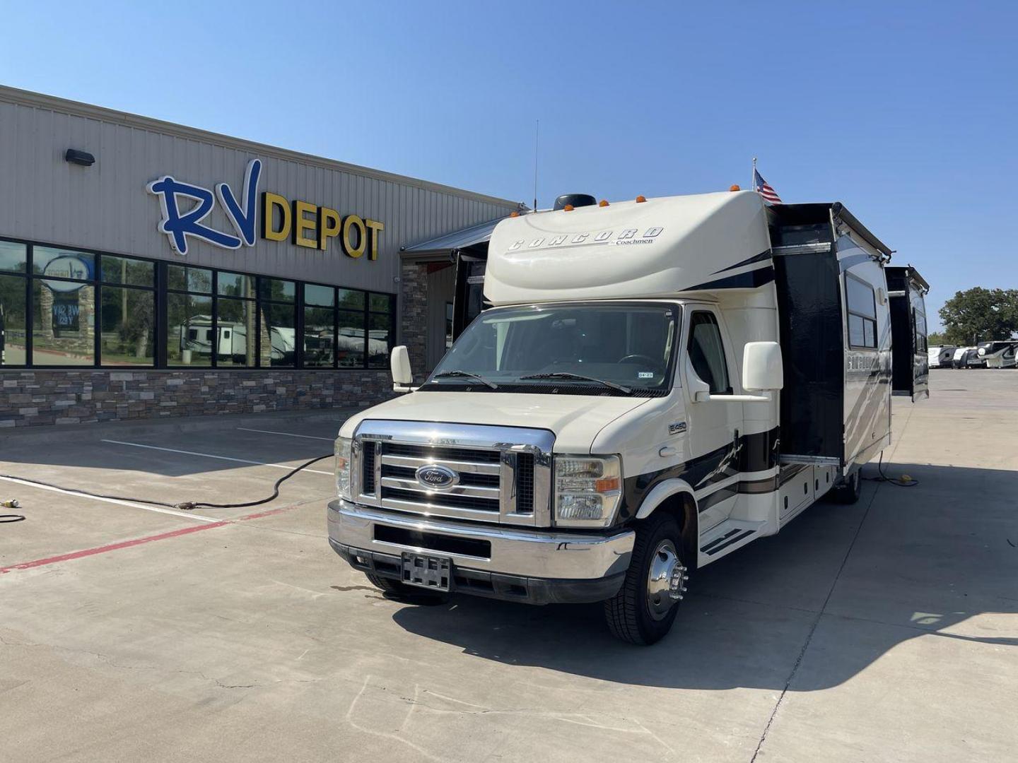 2012 WHITE COACHMEN CONCORD 300TS (1FDXE4FS9BD) , Length: 30.83 ft. | Dry Weight: 12,110 lbs. | Gross Weight: 14,500 lbs. | Slides: 3 transmission, located at 4319 N Main St, Cleburne, TX, 76033, (817) 678-5133, 32.385960, -97.391212 - Photo#0