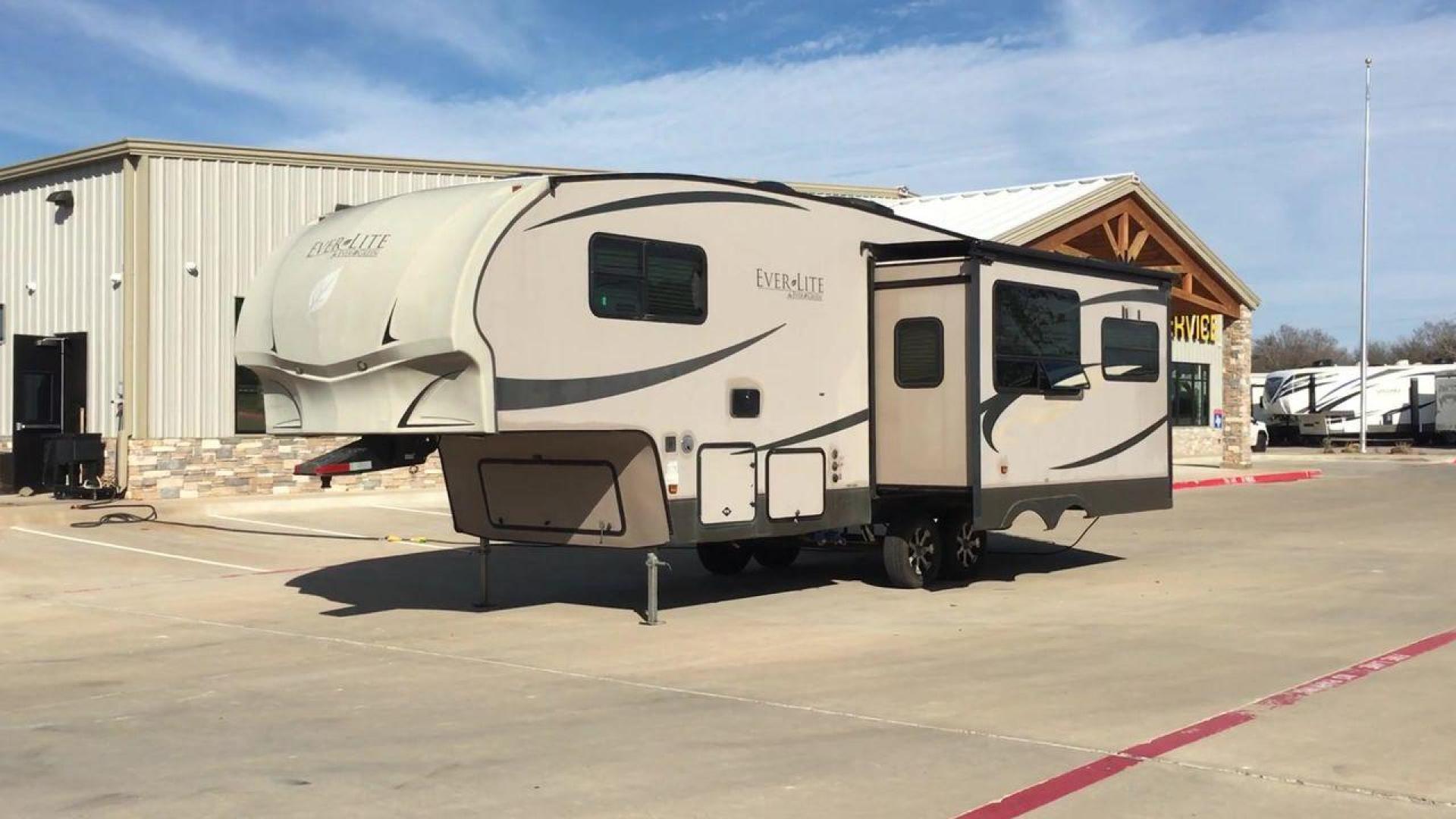 2012 BROWN EVERLITE EVERGREEN 30RLS-5 - (5ZWFE3120C1) , Length: 30.92 ft. | Dry Weight: 7,570 lbs. | Gross Weight: 9,895 lbs. | Slides: 1 transmission, located at 4319 N Main St, Cleburne, TX, 76033, (817) 678-5133, 32.385960, -97.391212 - Photo#0