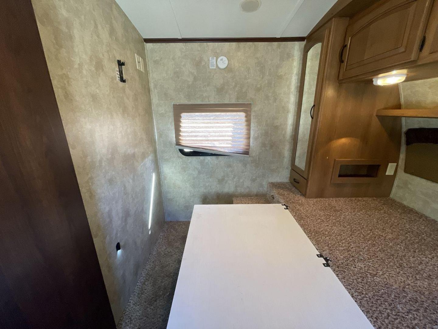 2012 KEYSTONE RV OUTBACK 274RB (4YDT27420CB) , Length: 30.33 ft | Dry Weight: 5,995 lbs. | Gross Weight: 7,800 lbs. | Slides: 1 transmission, located at 4319 N Main St, Cleburne, TX, 76033, (817) 678-5133, 32.385960, -97.391212 - Experience the 2012 Keystone RV Outback 274RB Travel Trailer, the ideal fusion of adventure and comfort. This well-built travel trailer is a great option for any family or couple looking for a roomy and fashionable mobile home. The dimensions of this unit are 30.33 ft in length, 8 ft in width, an - Photo#18