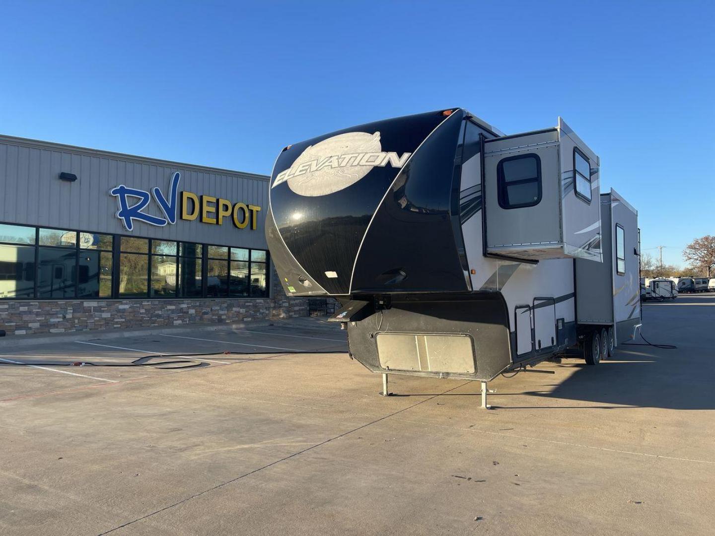 2013 GRAY CROSSROADS ELEVATION 3812 (4V0FC3830DE) , Length: 41.25 ft. | Dry Weight: 12,450 lbs. | Gross Weight: 18,000 lbs. | Slides: 3 transmission, located at 4319 N Main St, Cleburne, TX, 76033, (817) 678-5133, 32.385960, -97.391212 - Photo#0