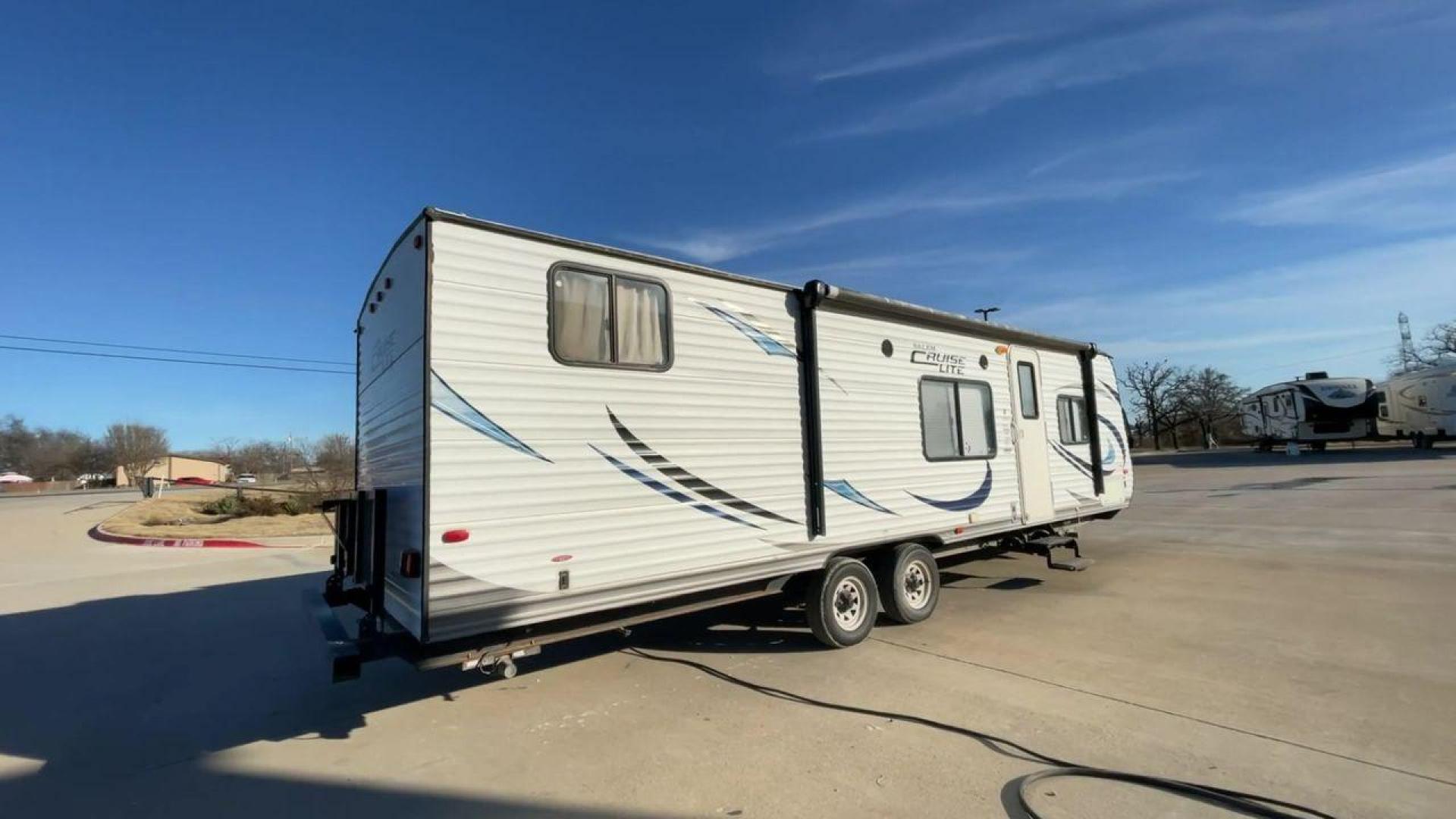 2013 FOREST RIVER SALEM 281QB (4X4TSMD20DR) , located at 4319 N Main St, Cleburne, TX, 76033, (817) 678-5133, 32.385960, -97.391212 - Photo#1