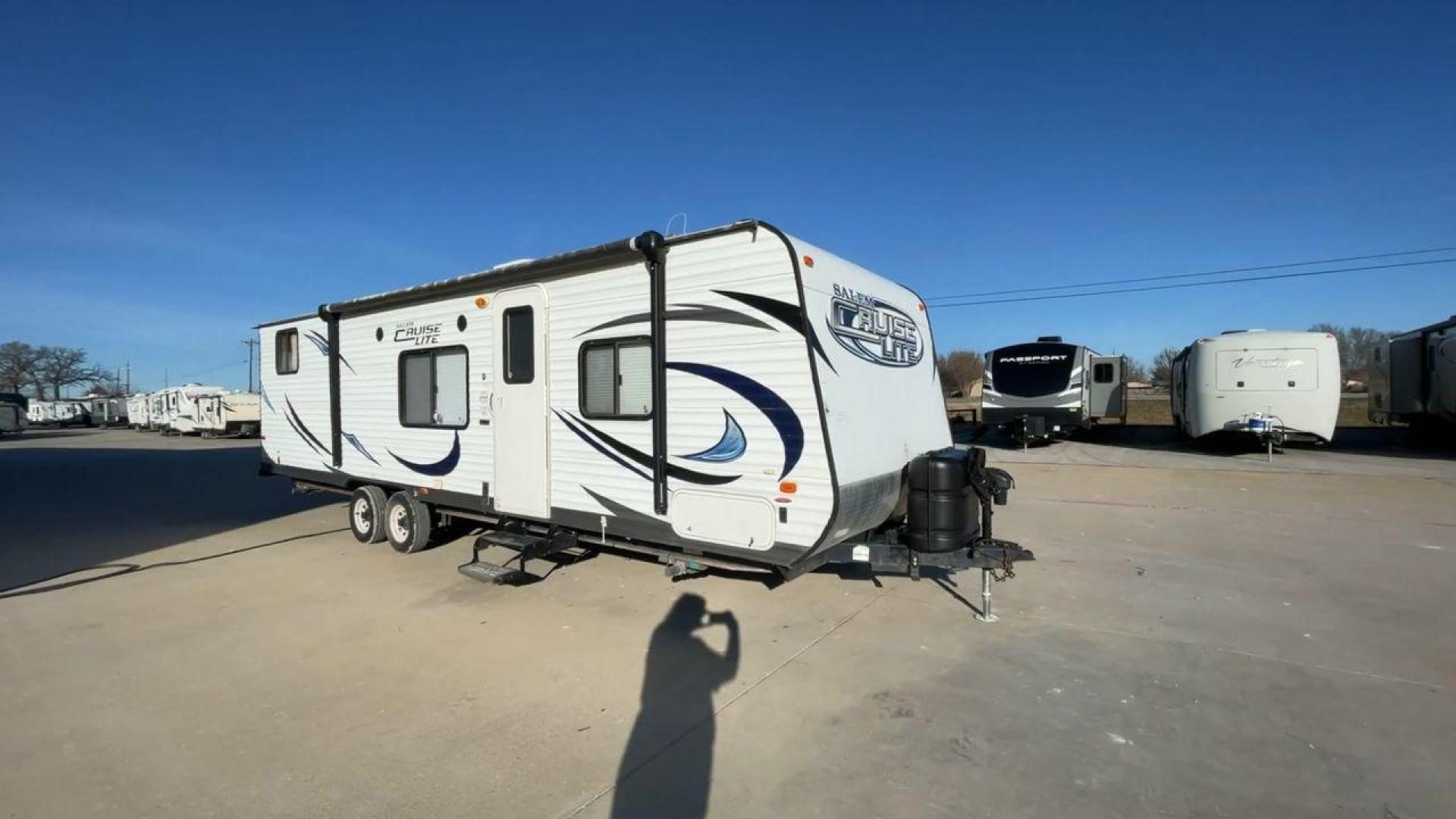 2013 FOREST RIVER SALEM 281QB (4X4TSMD20DR) , located at 4319 N Main St, Cleburne, TX, 76033, (817) 678-5133, 32.385960, -97.391212 - Photo#3