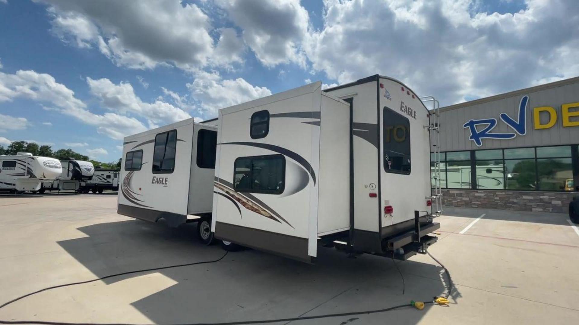 2013 JAYCO EAGLE 314BDS (1UJBJ0BSXD1) , Length: 32.58 ft. | Dry Weight: 7,465 lbs. | Gross Weight: 9,975 lbs. | Slides: 2 transmission, located at 4319 N Main St, Cleburne, TX, 76033, (817) 678-5133, 32.385960, -97.391212 - The 2013 Jayco Eagle 314BDS is a robust and spacious travel trailer designed to deliver a comfortable and enjoyable camping experience for families and groups. It stretches 32.58 feet in length and boasts a dry weight of 7,465 pounds, making it a solid choice for those looking to tow a substantial y - Photo#7