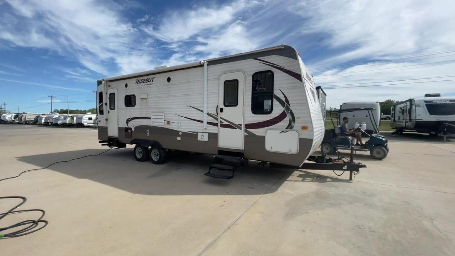 2013 WHITE KEYSTONE HIDEOUT 26RLS (4YDT26R27D7) , Length: 29.92 ft. | Dry Weight: 6,290 lbs. | Gross Weight: 7,825 lbs. | Slides: 1 transmission, located at 4319 N Main St, Cleburne, TX, 76033, (817) 678-5133, 32.385960, -97.391212 - Photo#3