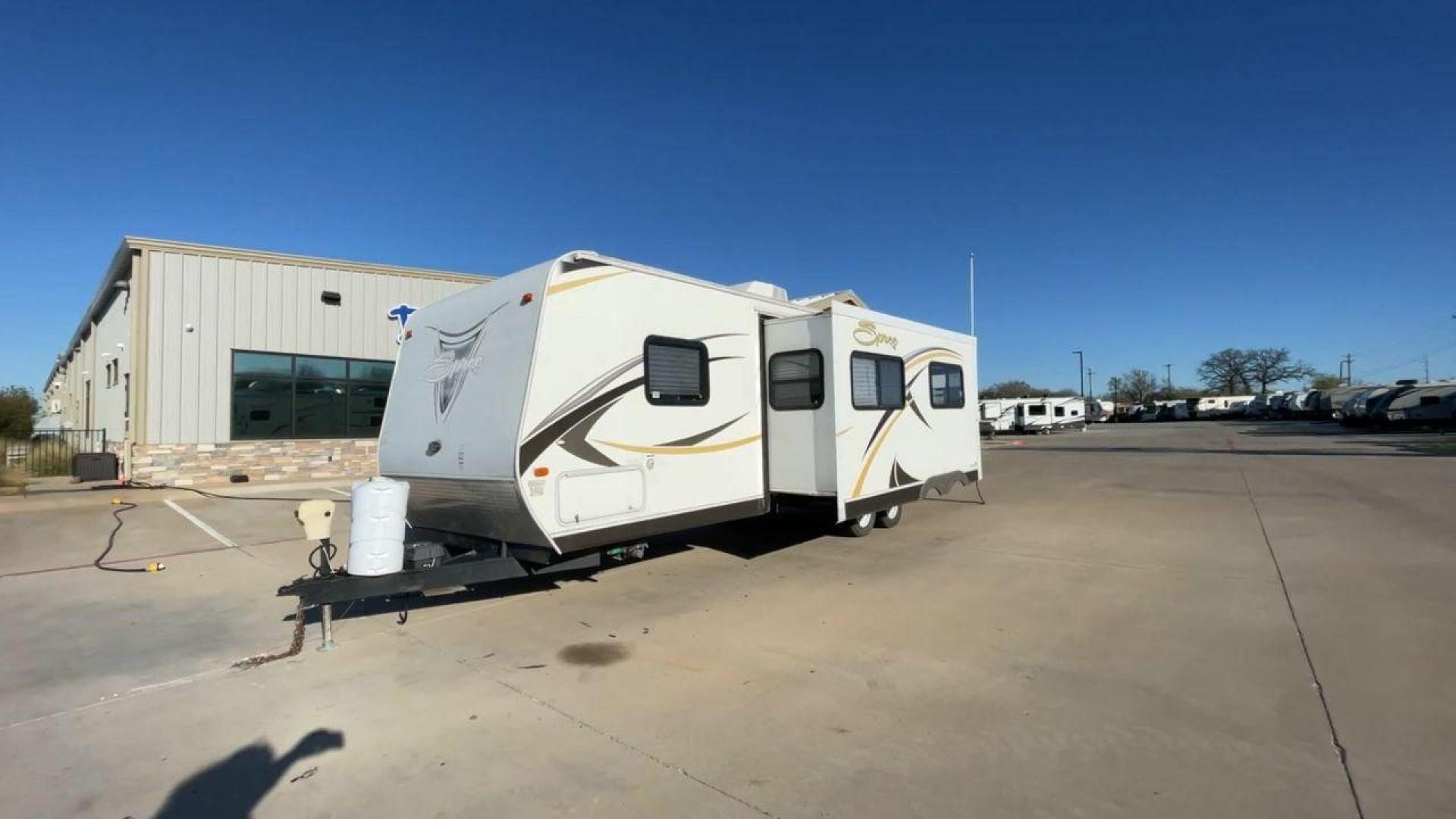 2013 K-Z SPREE 324BHS (4EZTP3222D8) , located at 4319 N Main St, Cleburne, TX, 76033, (817) 678-5133, 32.385960, -97.391212 - Photo#5