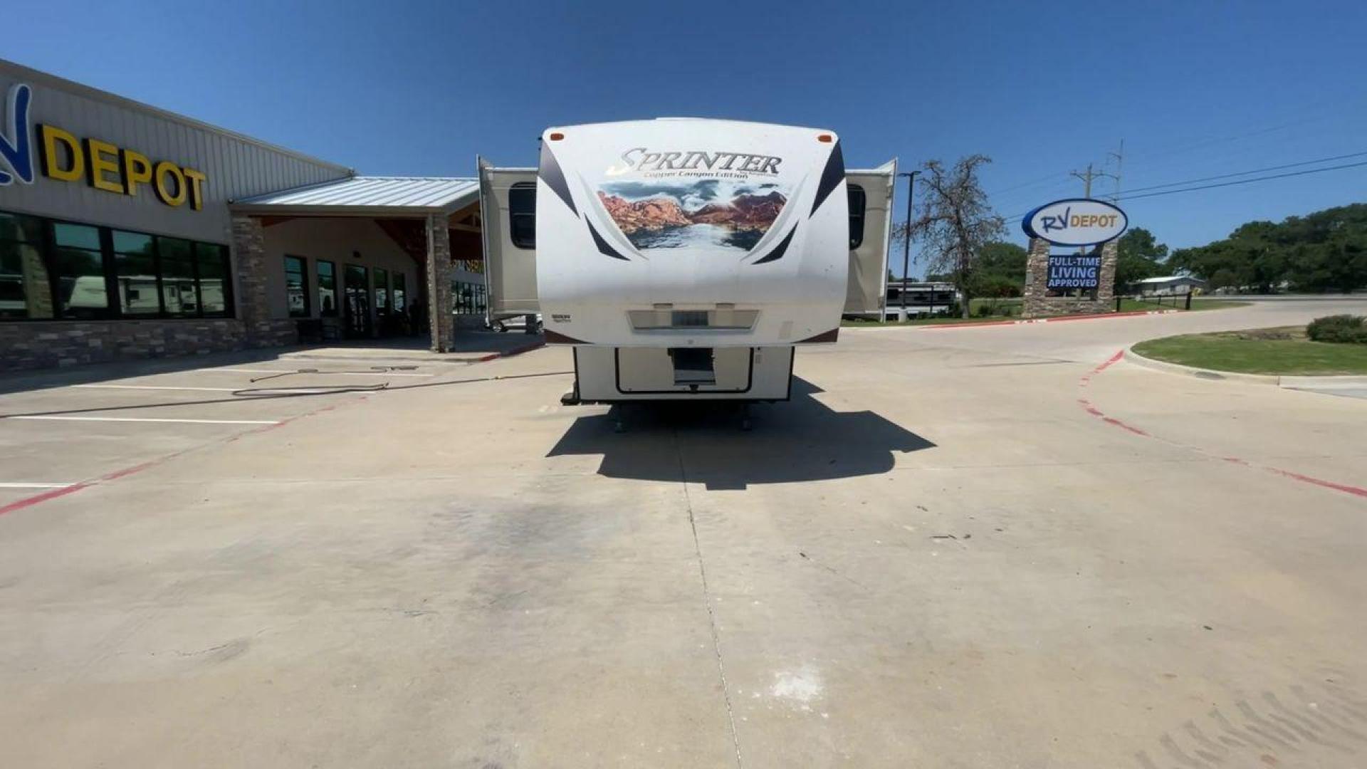 2013 WHITE SPRINTER 333FWFLS - (4YDF33328D1) , Length: 37 ft | Dry Weight: 9,598 lbs | Gross Weight: 12,750 lbs | Slides: 3 transmission, located at 4319 N Main St, Cleburne, TX, 76033, (817) 678-5133, 32.385960, -97.391212 - Your home away from home on the road is the 2013 Keystone Sprinter 333FWFLS. This fifth wheel is 37 feet long and weighs 9,598 pounds when it's empty. It's roomy and comfortable, making it great for long trips and family vacations. With three slides that make your living room bigger, there's plenty - Photo#4