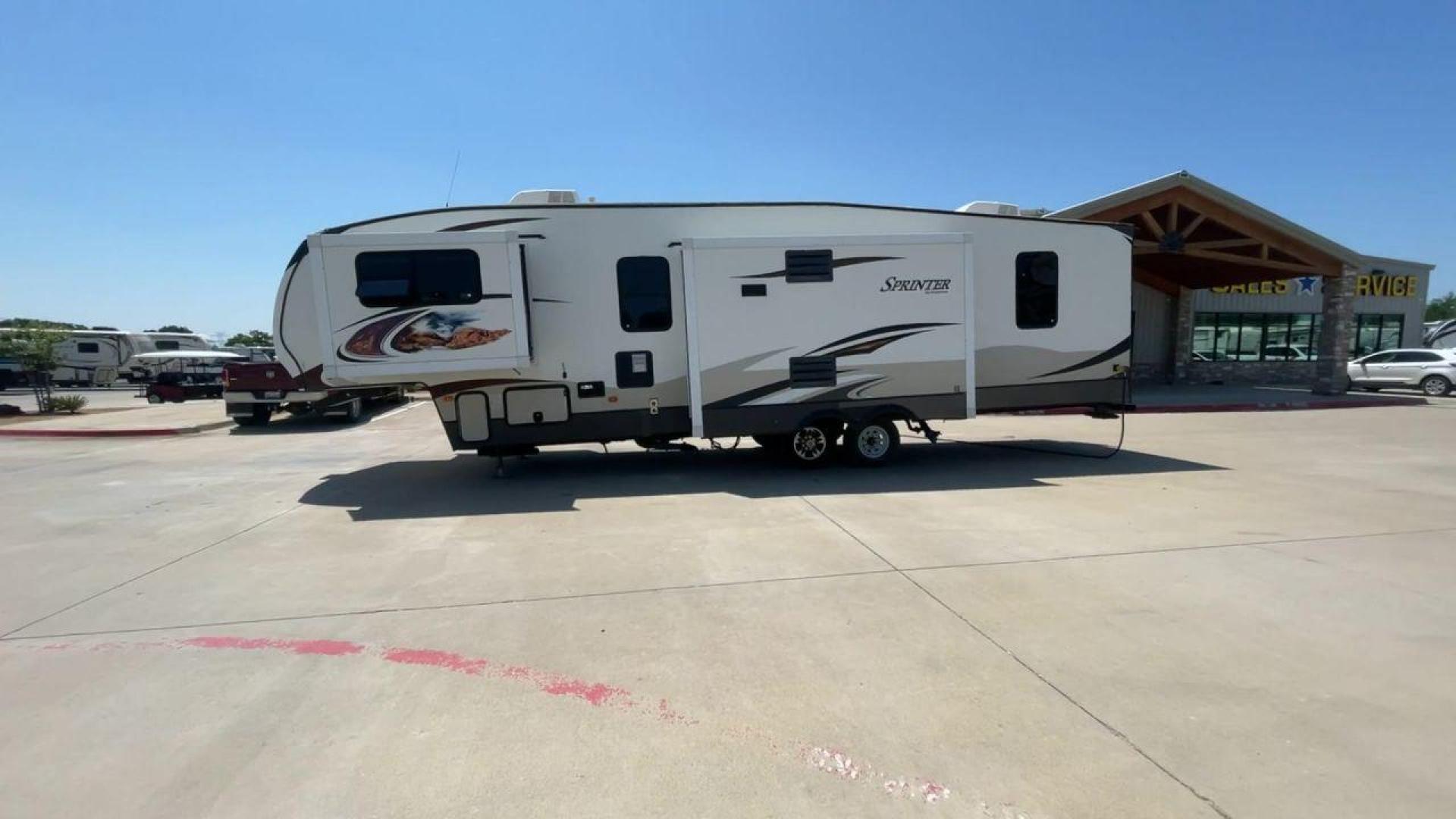 2013 WHITE SPRINTER 333FWFLS - (4YDF33328D1) , Length: 37 ft | Dry Weight: 9,598 lbs | Gross Weight: 12,750 lbs | Slides: 3 transmission, located at 4319 N Main St, Cleburne, TX, 76033, (817) 678-5133, 32.385960, -97.391212 - Your home away from home on the road is the 2013 Keystone Sprinter 333FWFLS. This fifth wheel is 37 feet long and weighs 9,598 pounds when it's empty. It's roomy and comfortable, making it great for long trips and family vacations. With three slides that make your living room bigger, there's plenty - Photo#6