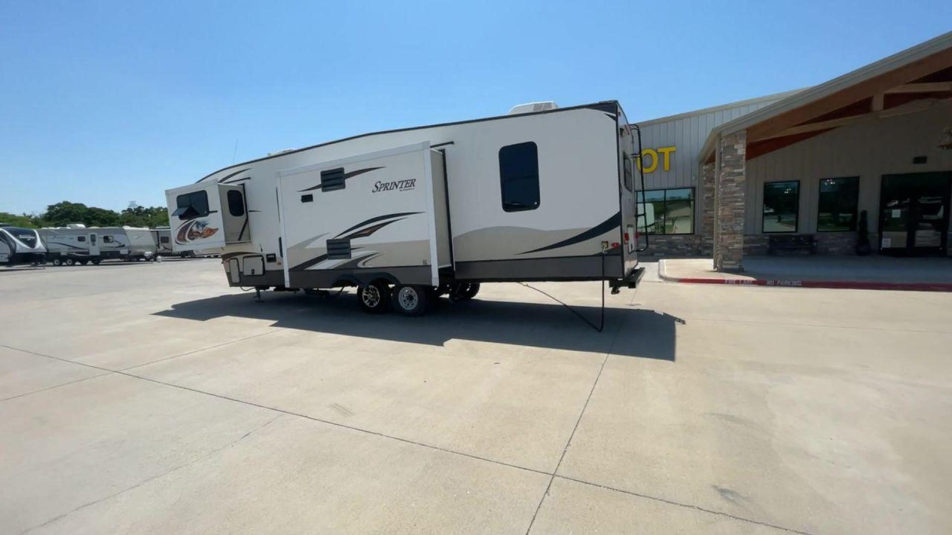 2013 WHITE SPRINTER 333FWFLS - (4YDF33328D1) , Length: 37 ft | Dry Weight: 9,598 lbs | Gross Weight: 12,750 lbs | Slides: 3 transmission, located at 4319 N Main St, Cleburne, TX, 76033, (817) 678-5133, 32.385960, -97.391212 - Your home away from home on the road is the 2013 Keystone Sprinter 333FWFLS. This fifth wheel is 37 feet long and weighs 9,598 pounds when it's empty. It's roomy and comfortable, making it great for long trips and family vacations. With three slides that make your living room bigger, there's plenty - Photo#7