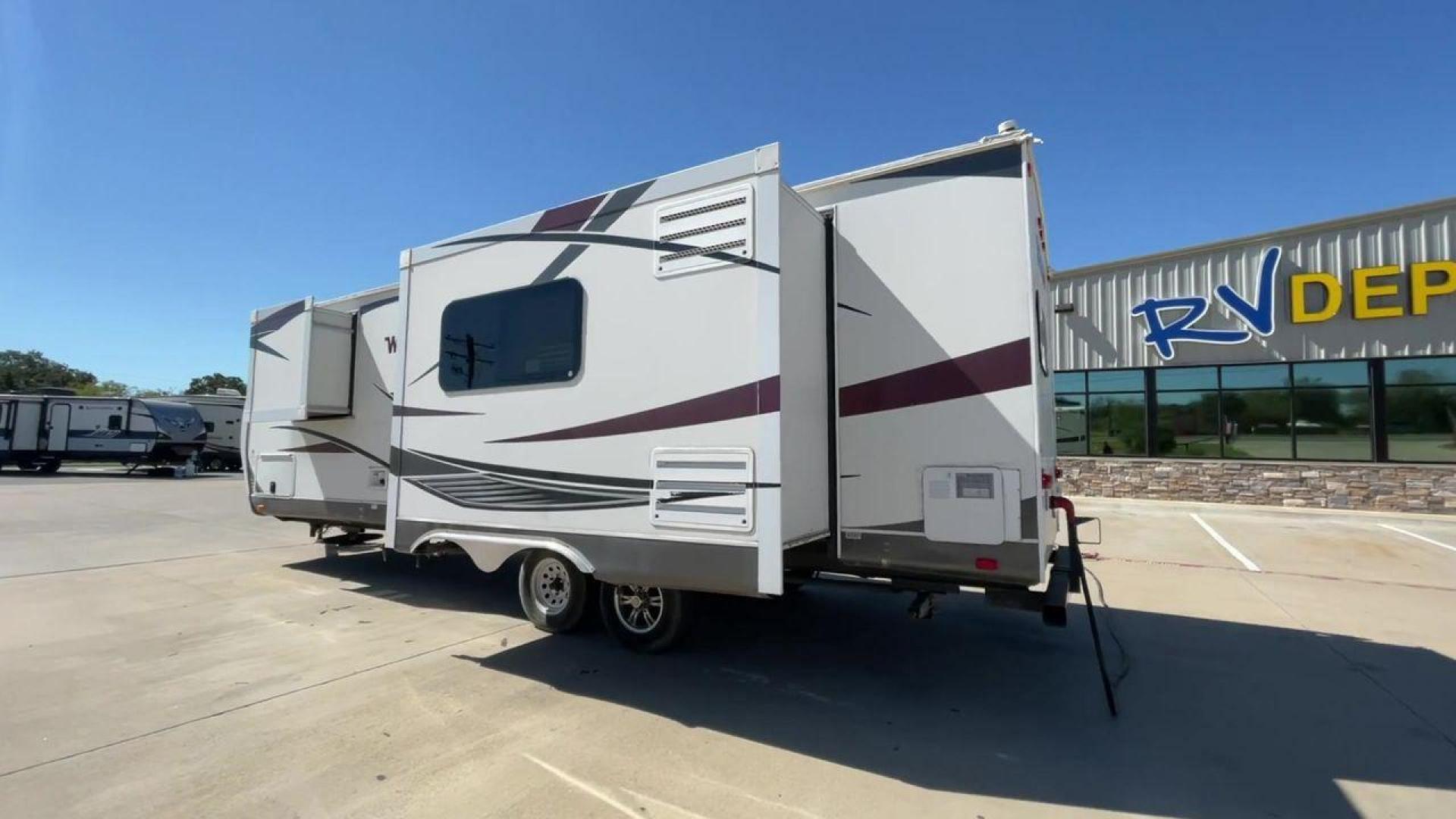 2013 WHITE WINNEBAGO ONE 26RK (54CAG0P2XD1) , Length:30.5 ft.| Dry Weight: 6,280 lbs. | Slides: 1 transmission, located at 4319 N Main St, Cleburne, TX, 76033, (817) 678-5133, 32.385960, -97.391212 - RV Depot in Cleburne, TX is proud to present this 2013 WINNEBAGO ONE 26RK travel trailer for sale. With its spacious interior, sleek white exterior, and top-notch features, this RV is perfect for those seeking a comfortable and luxurious travel experience. Located in Cleburne, TX, this RV is surroun - Photo#7