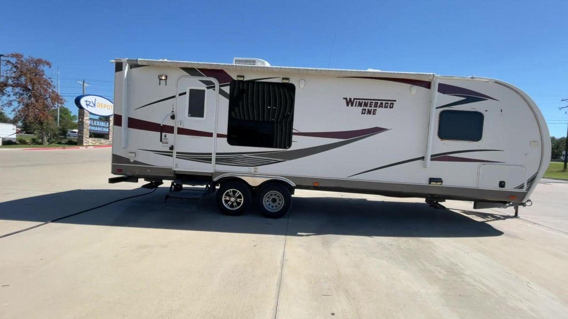 2013 WHITE WINNEBAGO ONE 26RK (54CAG0P2XD1) , Length:30.5 ft.| Dry Weight: 6,280 lbs. | Slides: 1 transmission, located at 4319 N Main St, Cleburne, TX, 76033, (817) 678-5133, 32.385960, -97.391212 - RV Depot in Cleburne, TX is proud to present this 2013 WINNEBAGO ONE 26RK travel trailer for sale. With its spacious interior, sleek white exterior, and top-notch features, this RV is perfect for those seeking a comfortable and luxurious travel experience. Located in Cleburne, TX, this RV is surroun - Photo#2