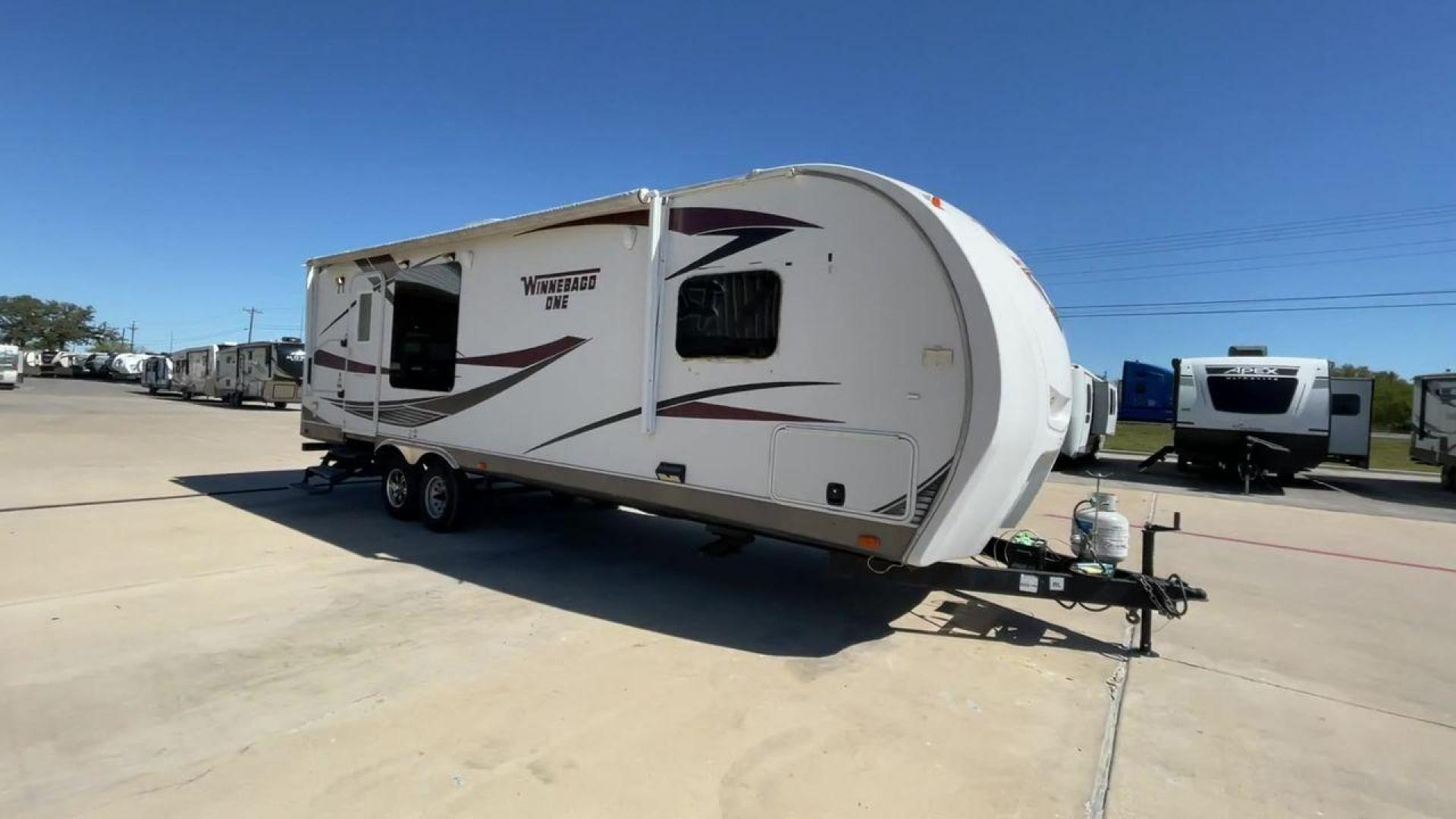 2013 WHITE WINNEBAGO ONE 26RK (54CAG0P2XD1) , Length:30.5 ft.| Dry Weight: 6,280 lbs. | Slides: 1 transmission, located at 4319 N Main St, Cleburne, TX, 76033, (817) 678-5133, 32.385960, -97.391212 - RV Depot in Cleburne, TX is proud to present this 2013 WINNEBAGO ONE 26RK travel trailer for sale. With its spacious interior, sleek white exterior, and top-notch features, this RV is perfect for those seeking a comfortable and luxurious travel experience. Located in Cleburne, TX, this RV is surroun - Photo#3