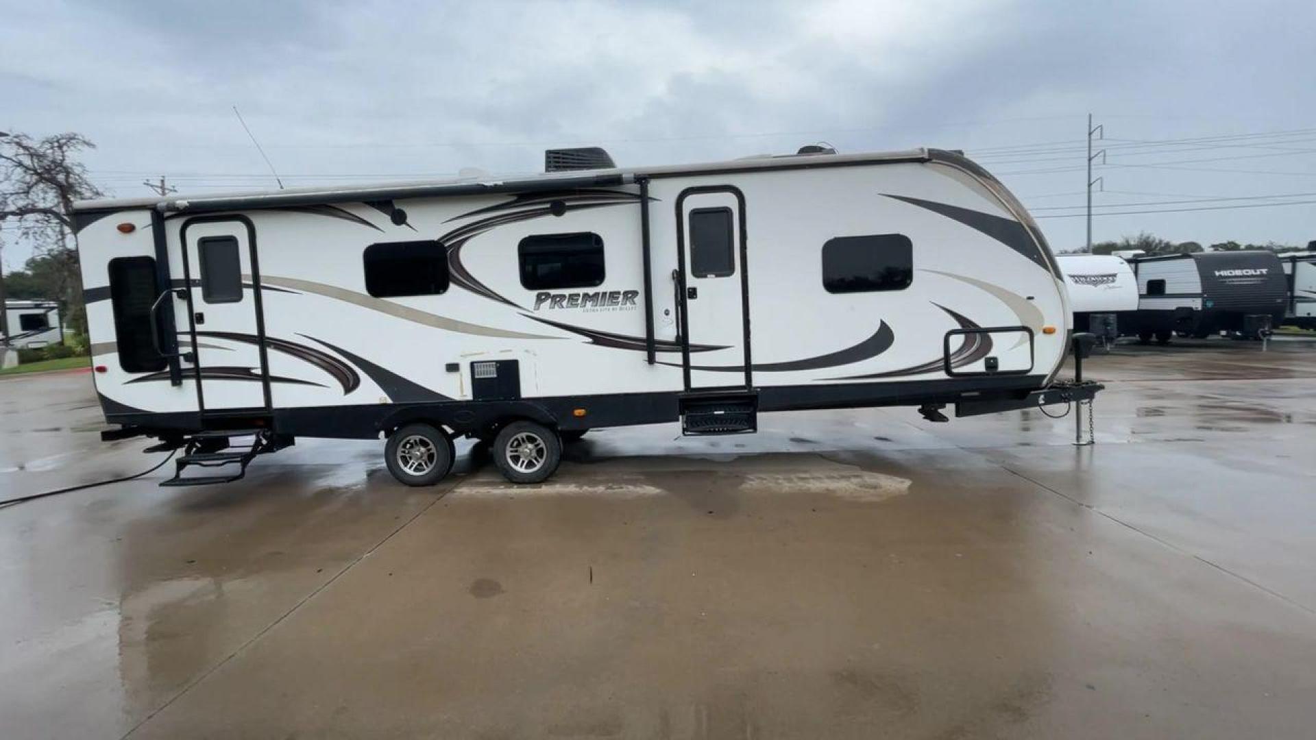 2014 BULLET 30RLPR - (4YDT30R29ED) , Length: 33.75 ft. | Dry Weight: 5,828 lbs. | Gross Weight: 7,600 lbs. | Slides: 1 transmission, located at 4319 N Main St, Cleburne, TX, 76033, (817) 678-5133, 32.385960, -97.391212 - Photo#2