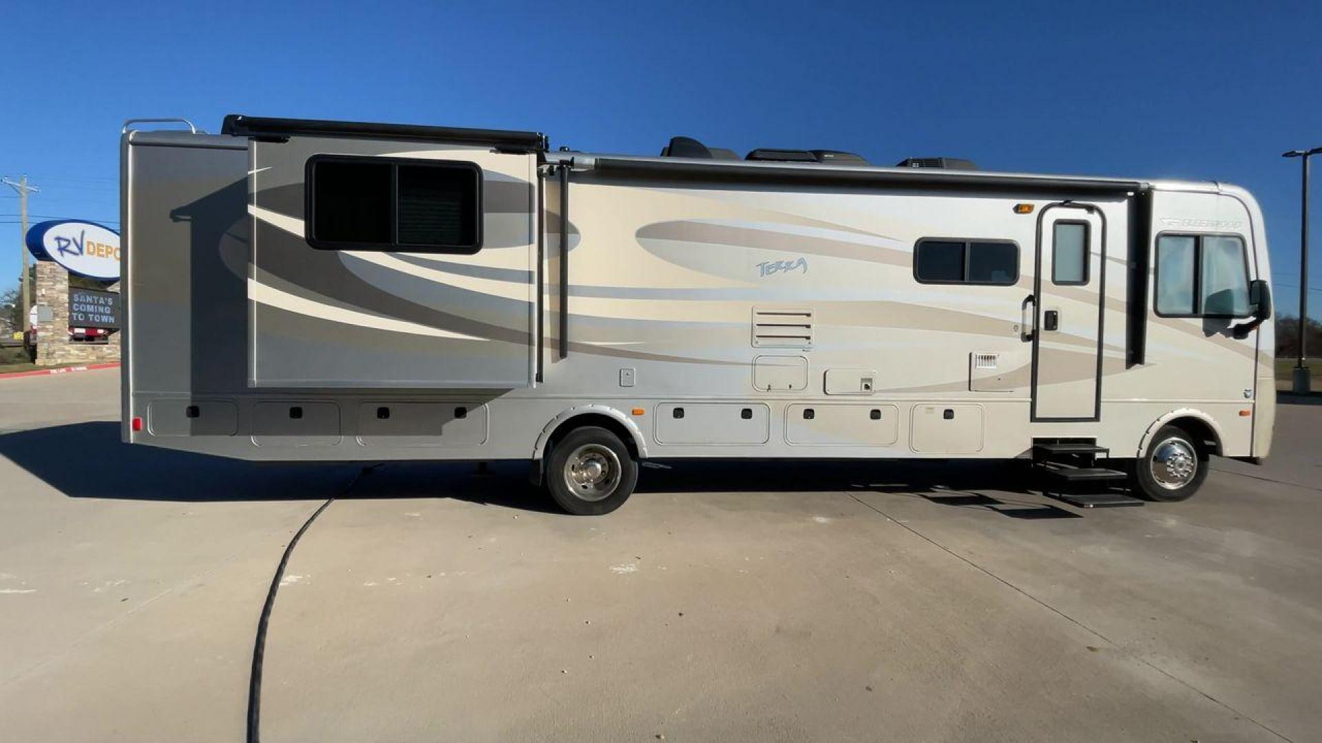 2014 FLEETWOOD TERRA 35K (1F66F5DY0E0) , located at 4319 N Main St, Cleburne, TX, 76033, (817) 678-5133, 32.385960, -97.391212 - Photo#2