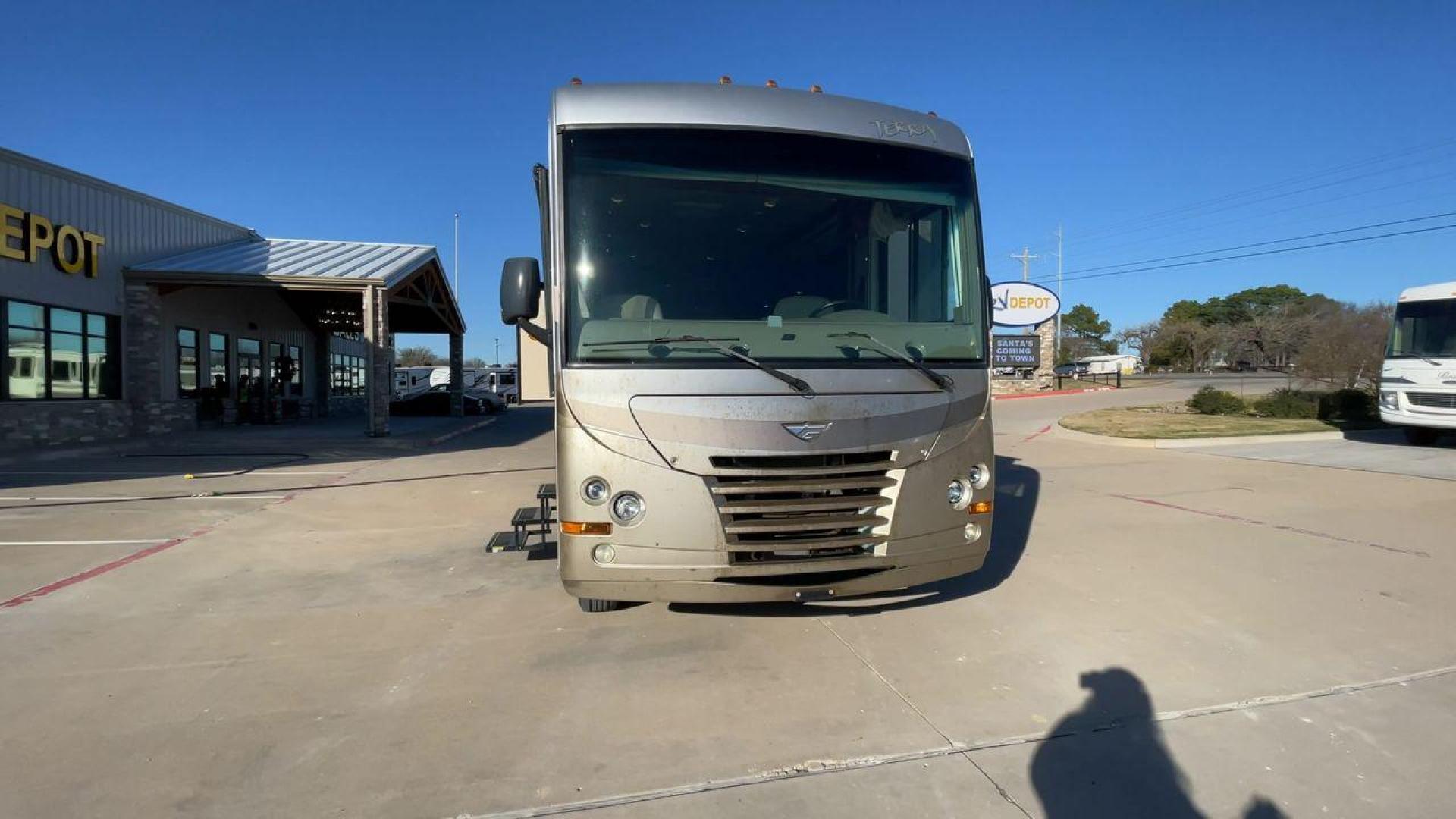 2014 FLEETWOOD TERRA 35K (1F66F5DY0E0) , located at 4319 N Main St, Cleburne, TX, 76033, (817) 678-5133, 32.385960, -97.391212 - Photo#4