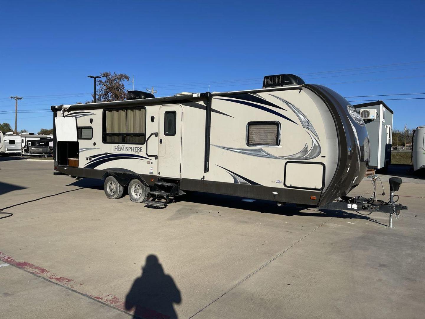 2014 TAN FOREST RIVER HEMISPHERE 282RK (4X4TSBD2XEU) , Length: 35 ft. | Dry Weight: 6,620 lbs | Gross Weight: 8,521 lbs. | Slides: 1 transmission, located at 4319 N Main St, Cleburne, TX, 76033, (817) 678-5133, 32.385960, -97.391212 - The 2014 Forest River Hemisphere 282RK is a great travel trailer that is made to make your outdoor activities more comfortable and easy. This 35-foot trailer has a dry weight of 6,620 pounds and a gross weight of 8,521 pounds, making it easy to tow and providing plenty of space for all your gear. Th - Photo#23