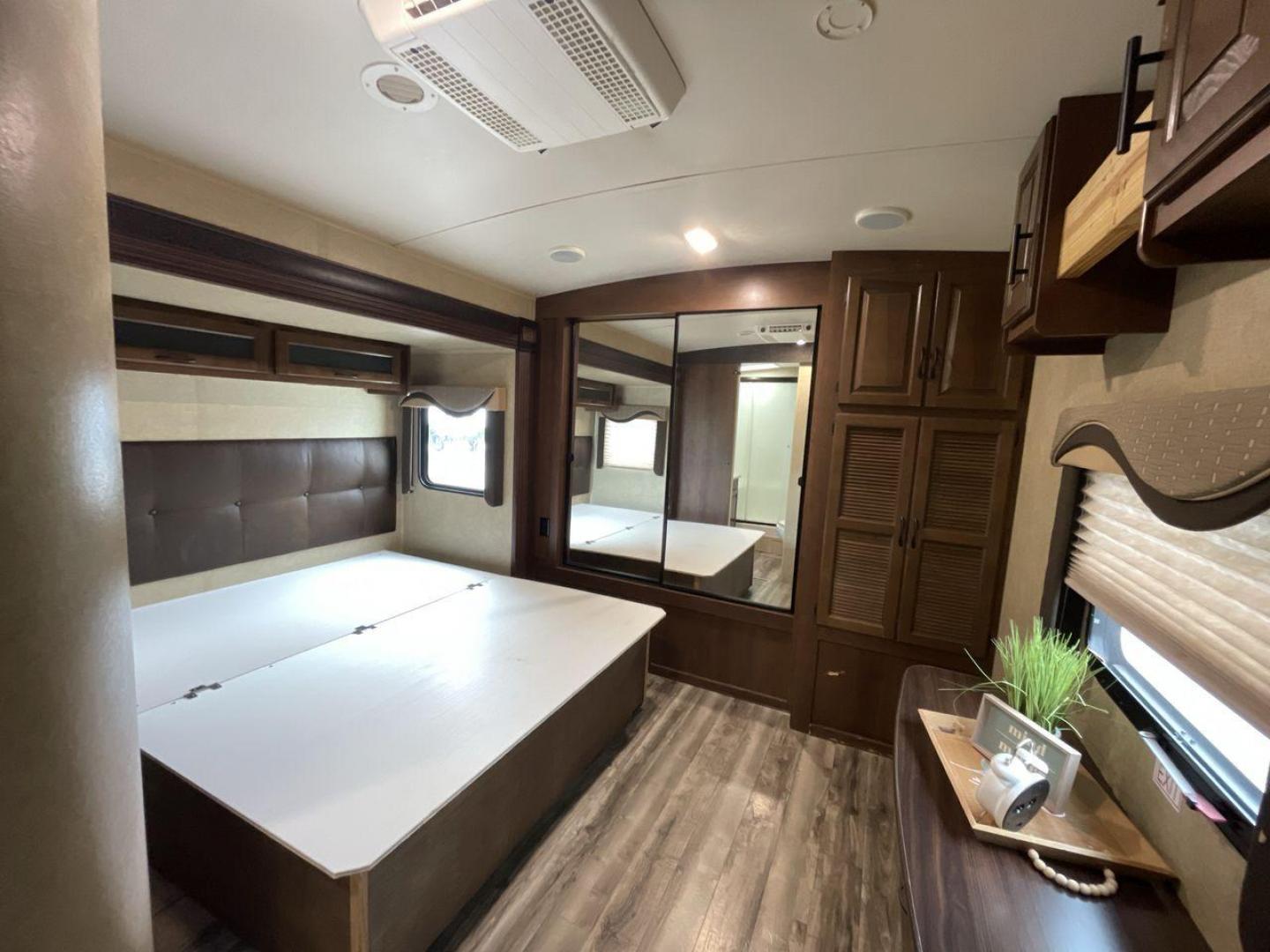 2014 BEIGE JAYCO EAGLEPREMIER 338RETS (1UJBJ0BU9E1) , Length: 39 ft. | Dry Weight: 8,590 lbs. | Gross Weight: 10,950 lbs. | Slides: 3 transmission, located at 4319 N Main St, Cleburne, TX, 76033, (817) 678-5133, 32.385960, -97.391212 - Photo#16