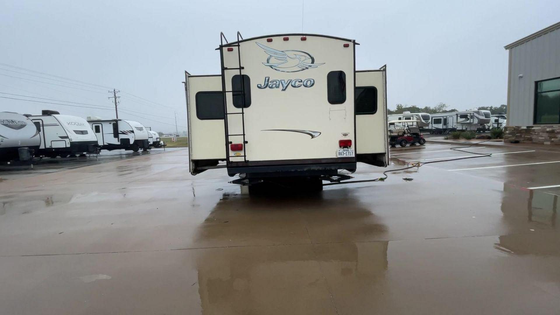 2014 BEIGE JAYCO EAGLEPREMIER 338RETS (1UJBJ0BU9E1) , Length: 39 ft. | Dry Weight: 8,590 lbs. | Gross Weight: 10,950 lbs. | Slides: 3 transmission, located at 4319 N Main St, Cleburne, TX, 76033, (817) 678-5133, 32.385960, -97.391212 - Photo#8