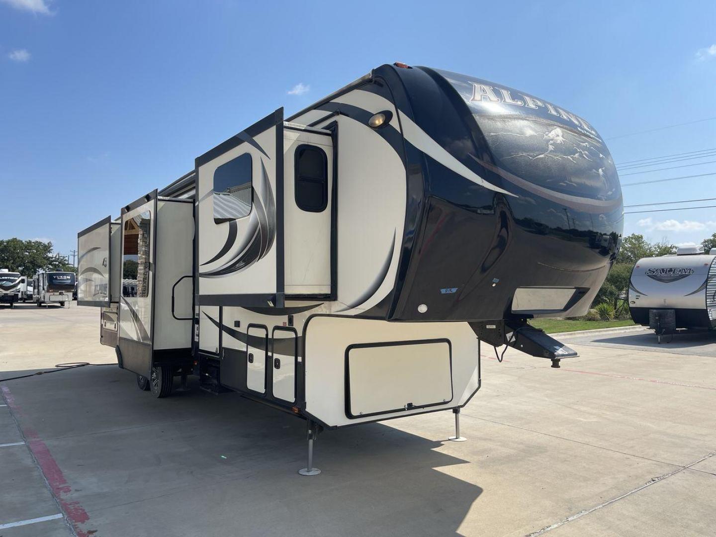 2014 GRAY KEYSTONE ALPINE 3620FL (4YDF36222EE) , Length: 39.08 ft. | Dry Weight: 12,370 lbs. | Gross Weight: 15,500 lbs. | Slides: 6 transmission, located at 4319 N Main St, Cleburne, TX, 76033, (817) 678-5133, 32.385960, -97.391212 - Experience the 2014 Alpine 3620FL fifth wheel, the pinnacle of comfort and elegance. This RV, painstakingly designed and built by Alpine, provides the best possible fifth wheel travel experience for individuals who want nothing less. The dimensions of this unit are 39.08 ft in length, 8 ft in width, - Photo#23