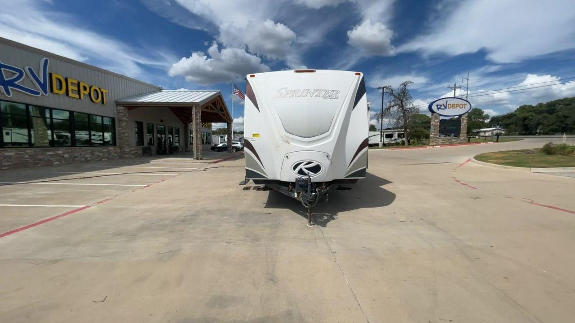 2014 WHITE KEYSTONE SPRINTER 311BHS - (4YDT31122E1) , Length: 35.33 ft. | Dry Weight: 8,260 lbs. | Gross Weight: 10,995 lbs. | Slides: 2 transmission, located at 4319 N Main St, Cleburne, TX, 76033, (817) 678-5133, 32.385960, -97.391212 - This 2014 Keystone Sprinter 311BHS is a dual-axle steel wheel setup that measures 35.33 ft. long. It has a dry weight of 8,260 lbs. and a GVWR of 10,995 lbs. It includes 2 power slides as well as 1 power awning. This travel trailer offers sleeping space for up to 10 people with its front queen bed - Photo#4