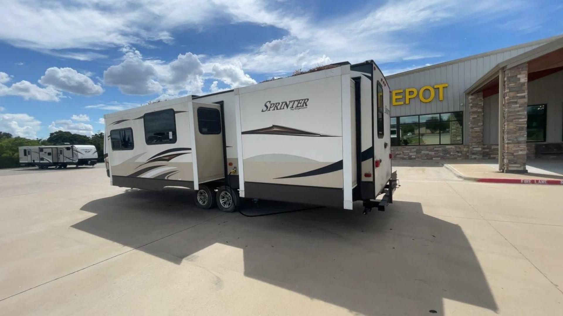 2014 WHITE KEYSTONE SPRINTER 311BHS - (4YDT31122E1) , Length: 35.33 ft. | Dry Weight: 8,260 lbs. | Gross Weight: 10,995 lbs. | Slides: 2 transmission, located at 4319 N Main St, Cleburne, TX, 76033, (817) 678-5133, 32.385960, -97.391212 - This 2014 Keystone Sprinter 311BHS is a dual-axle steel wheel setup that measures 35.33 ft. long. It has a dry weight of 8,260 lbs. and a GVWR of 10,995 lbs. It includes 2 power slides as well as 1 power awning. This travel trailer offers sleeping space for up to 10 people with its front queen bed - Photo#7