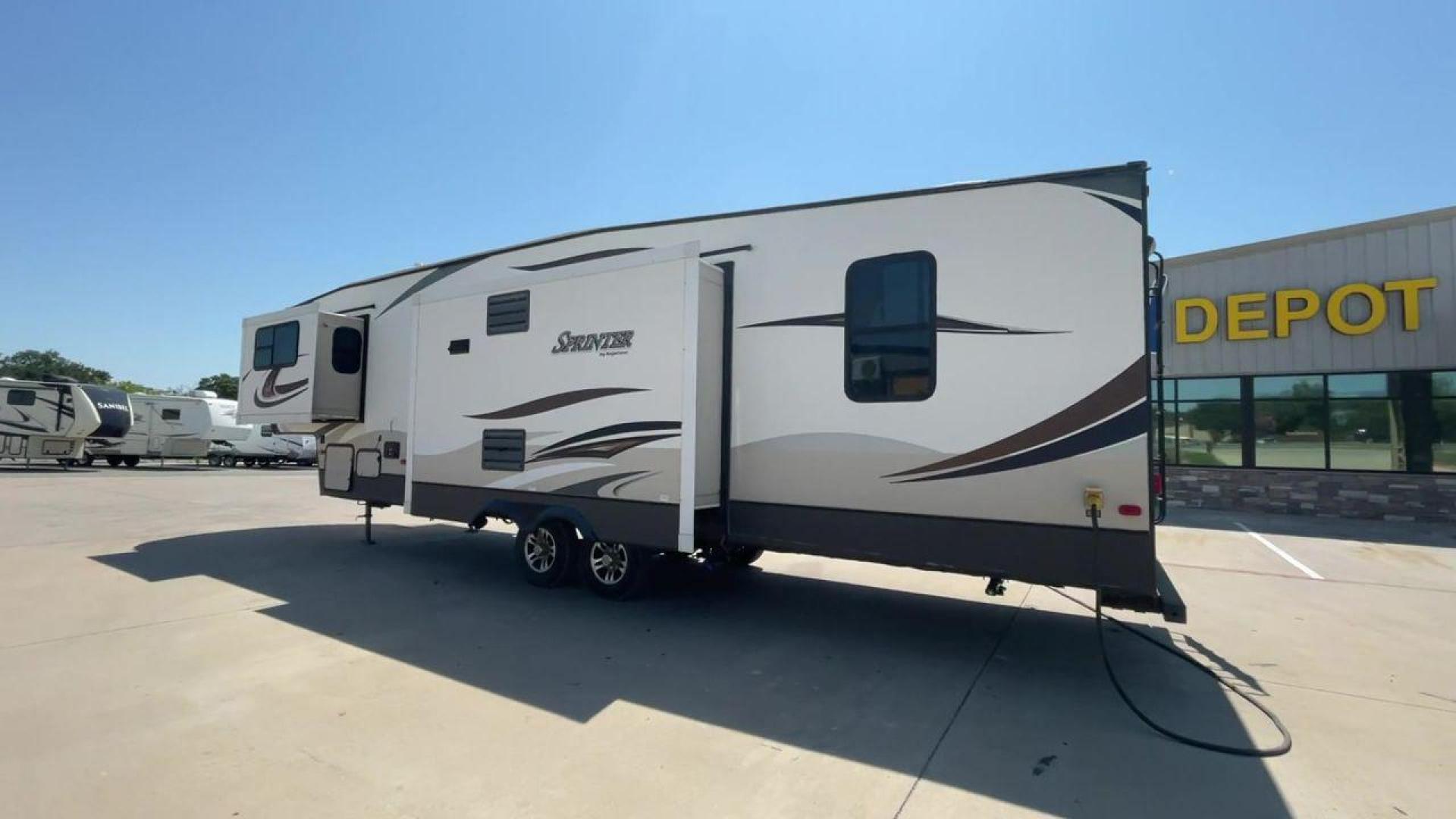 2014 WHITE KEYSTONE SPRINTER 359FWMPR - (4YDF33321E1) , Length: 37.33 ft. | Dry Weight: 9,598 lbs. | Gross Weight: 12,750 lbs. | Slides: 3 transmission, located at 4319 N Main St, Cleburne, TX, 76033, (817) 678-5133, 32.385960, -97.391212 - The 2014 Sprinter 333FWLS by Keystone luxury fifth wheel brings the spotlight to its elevated front living area floorplan with a rear private bedroom and a spacious center kitchen. It measures just 37.33 ft in length, 8 ft in width, and 12.5 ft in height. It has a base weight of 9,598 lbs with a pay - Photo#7