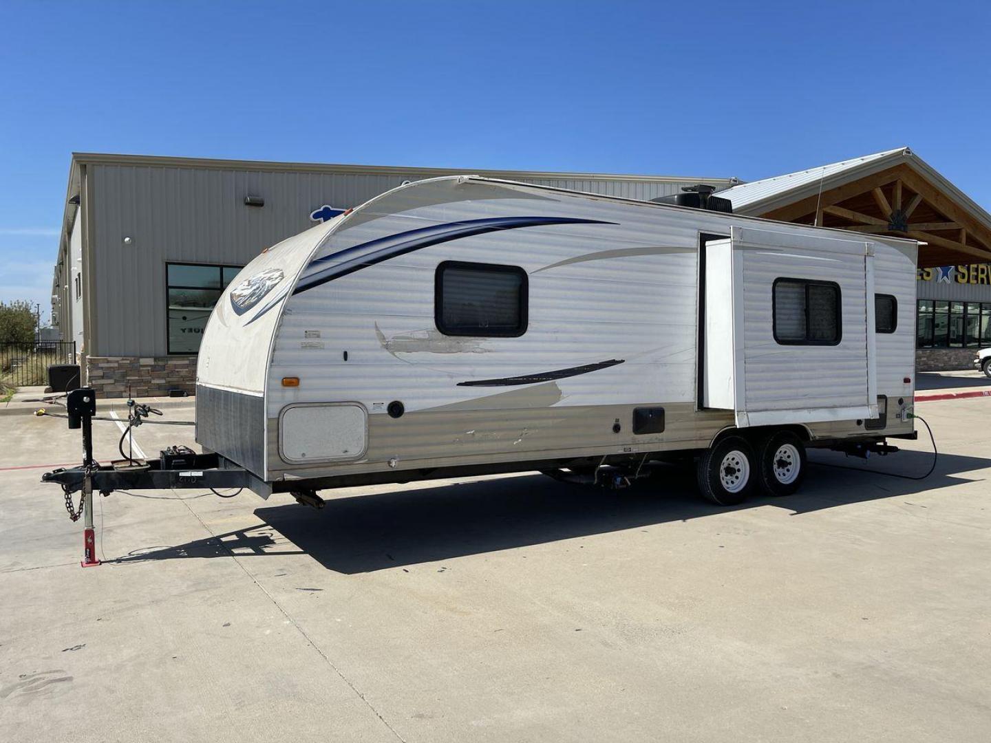 2014 SKYLINE WEEKENDER 260 - (1SE200M24EC) , located at 4319 N Main St, Cleburne, TX, 76033, (817) 678-5133, 32.385960, -97.391212 - Photo#24