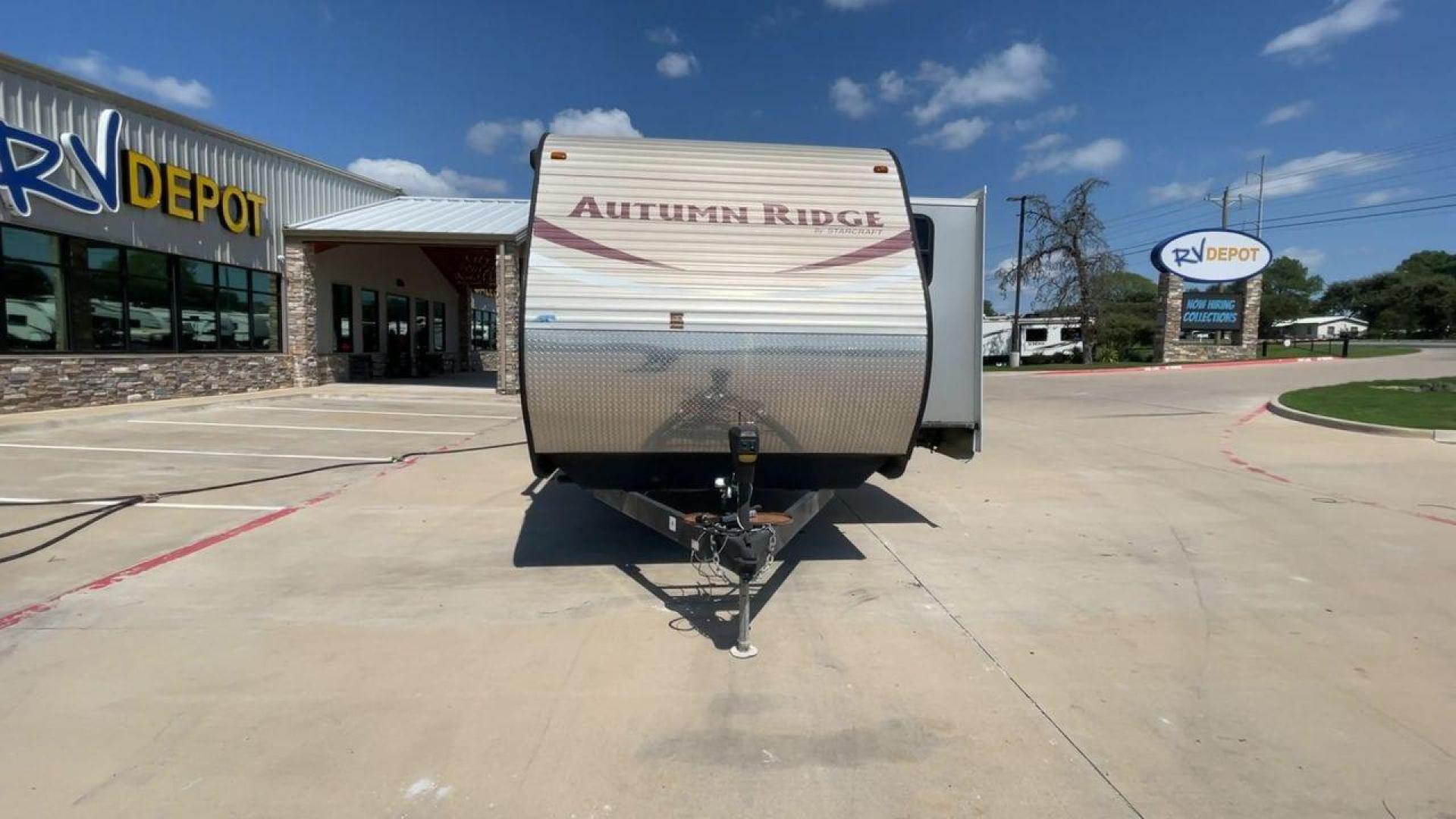 2014 WHITE STARCRAFT AUTUMN RIDGE346 RESA (1SABS0BU0E2) , Length: 38.25 ft. | Dry Weight: 8,385 lbs. | Gross Weight: 10,750 lbs. | Slides: 3 transmission, located at 4319 N Main St, Cleburne, TX, 76033, (817) 678-5133, 32.385960, -97.391212 - With the 2014 Starcraft Autumn Ridge 346RESA travel trailer, you can unleash your inner explorer. For your outdoor adventures, this finely built and feature-rich RV is intended to bring you a cozy and delightful home away from home. This trailer has dimensions of 38.25 ft in length, 8 ft in width, a - Photo#4